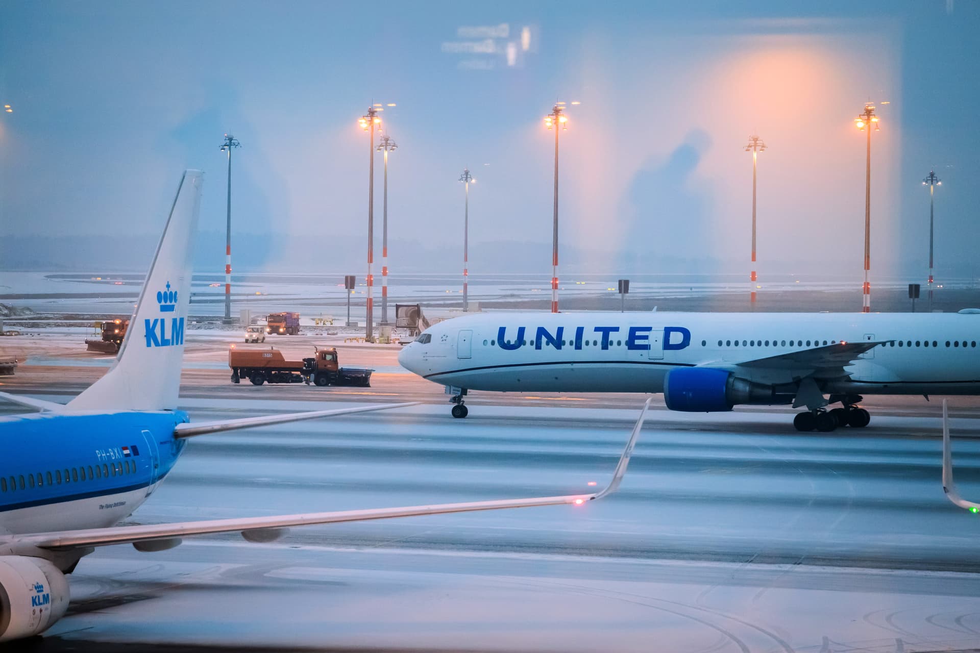 Wegen Eis und Schnee: Flughafen BER setzt Betrieb weiterhin aus