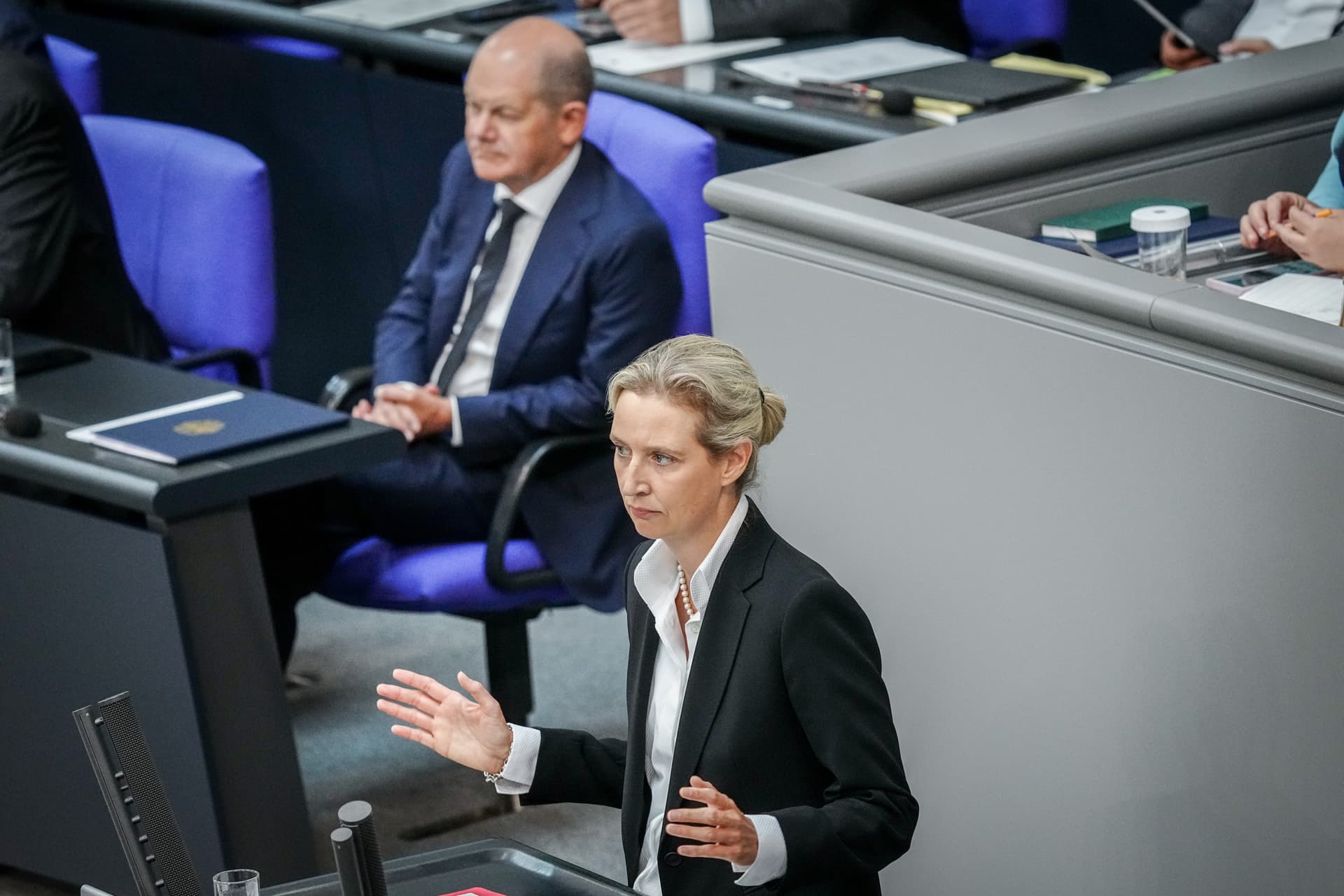 Umfrage-Hammer: AfD verdrängt die SPD von Platz 2!