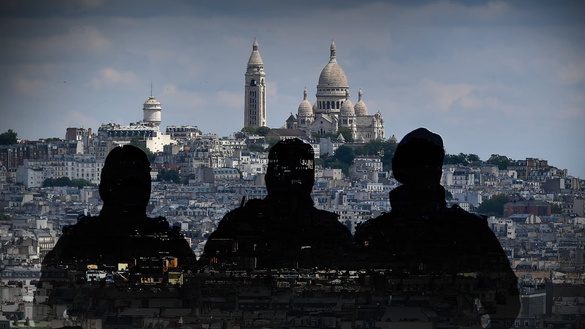 Im Urlaub in Paris: Touristin (25) von fünf Männern „afrikanischen Phänotyps“ vergewaltigt
