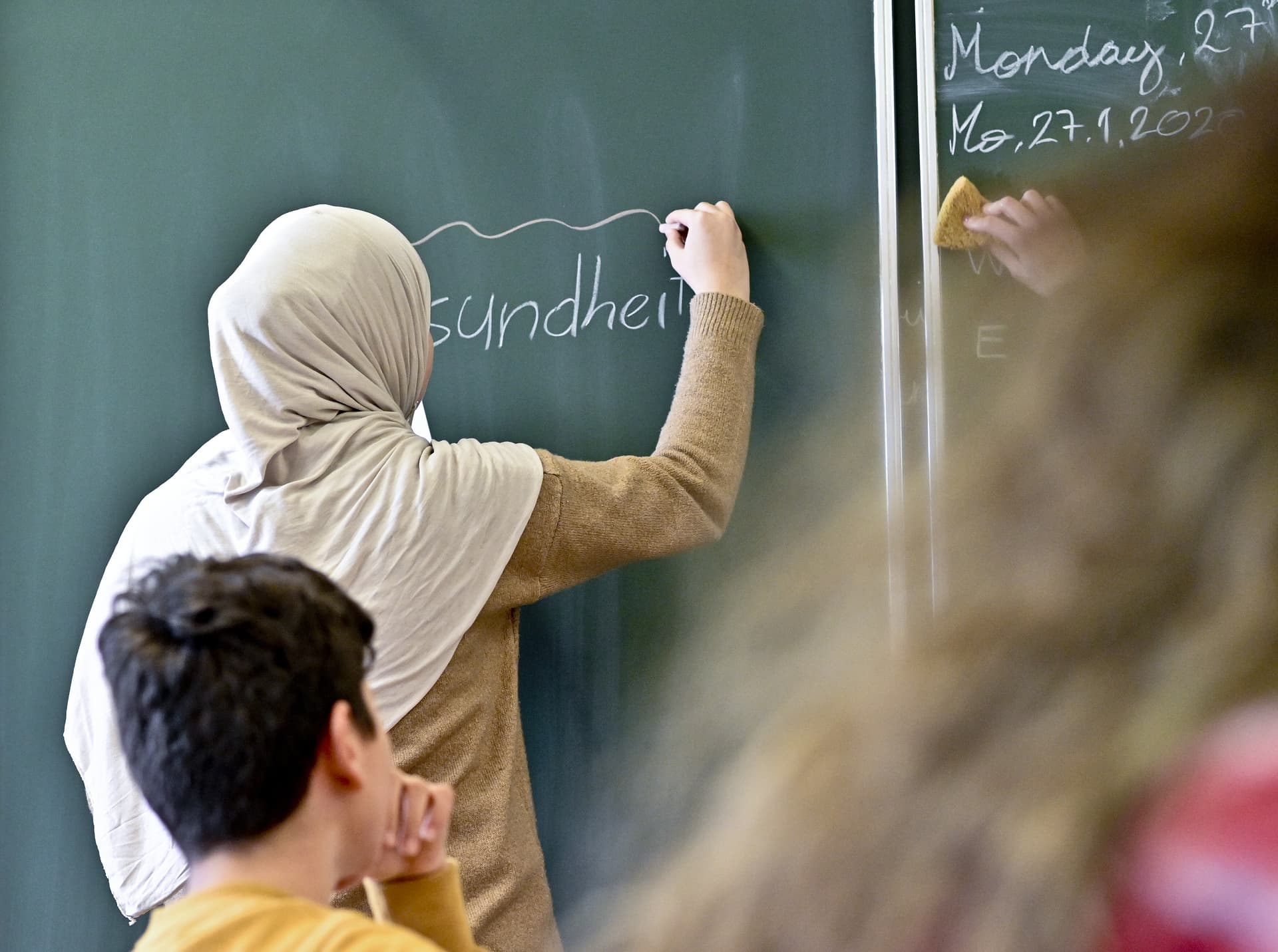 Kopftuch-Verbot für Mädchen unter 14: Österreich verschärft Integrationsregeln