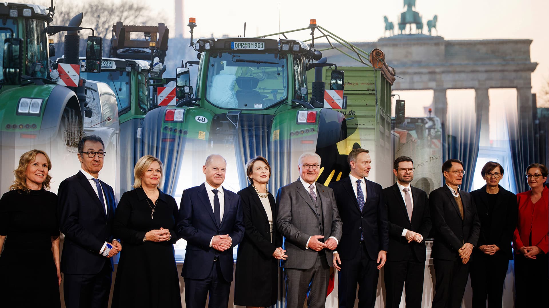 Beste Laune im Schloss Bellevue: Draußen zürnt das Volk, drinnen lacht die Macht