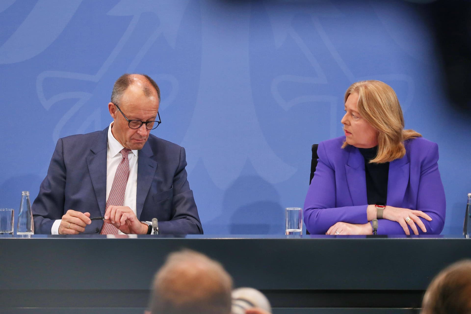 Aus Rücksicht auf die SPD: Merz stellt sich im Renten-Streit hinter Arbeitsministerin Bas