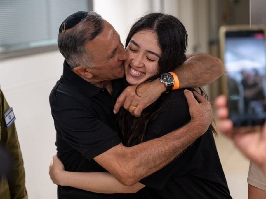 Acht Monate Hamas-Horror: Israelische Geisel Noa Argamani wurde in Wohnung von Al-Jazeera-Reporter gefangen gehalten