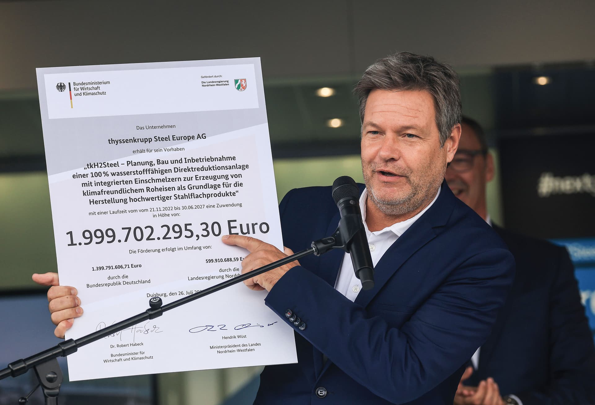 Thyssen-Krupp prüft Stopp von Habecks grünem Stahl