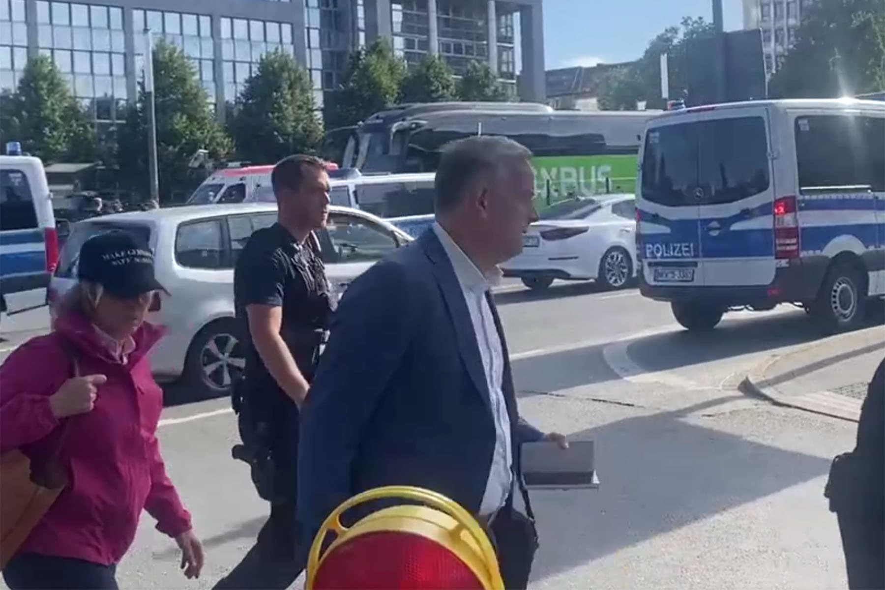 Essen im Ausnahmezustand: Linkes Empfangskommando versucht, AfD-Politiker am Bahnhof abzupassen
