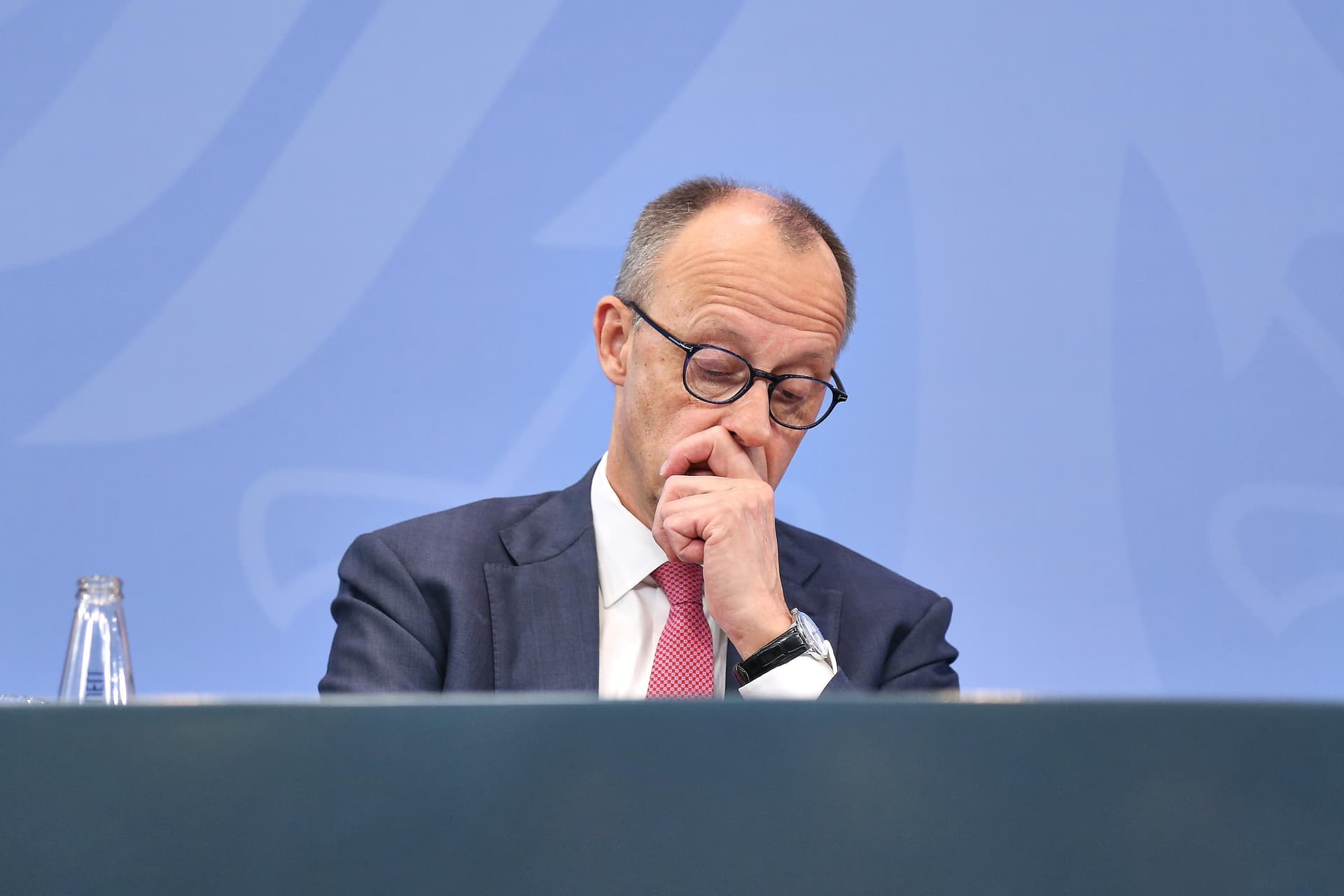 Sonntagsfrage: Union verliert, AfD bleibt stabil