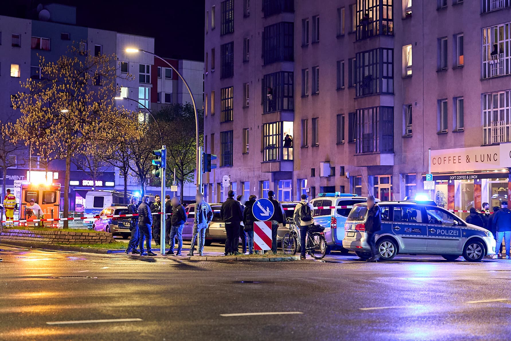 Gewalt: Junger Mann in Berlin auf offener Straße erstochen