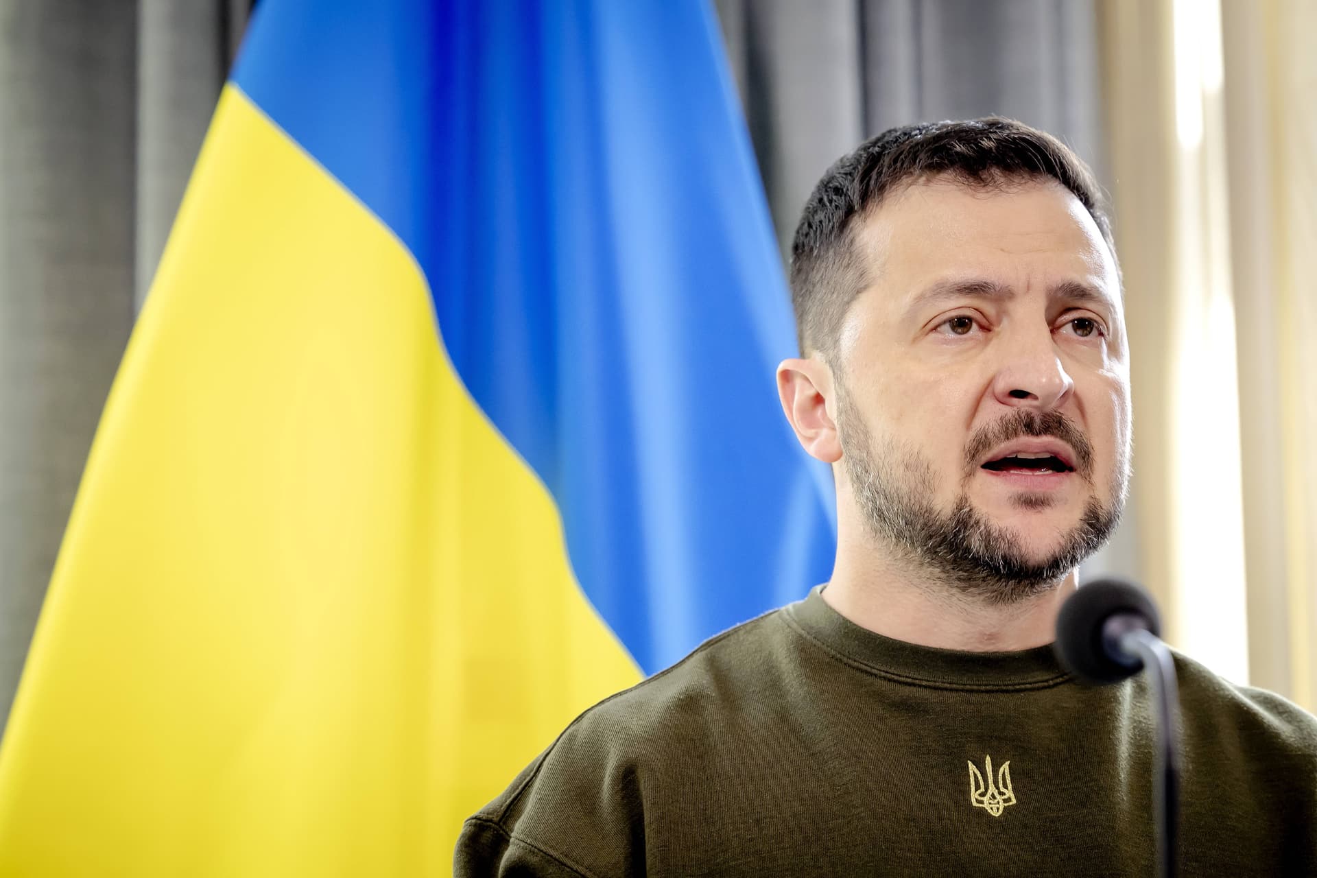 Exklusiv-Umfrage: Mehrheit findet Karlspreis für Ukraine-Präsident Selenskyj falsch