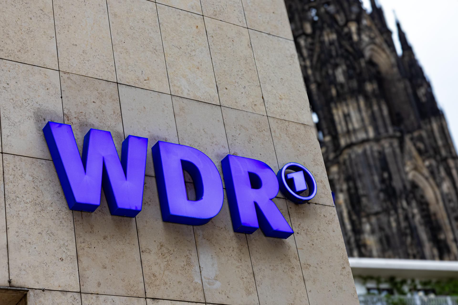 Empörung über WDR: Hunderttausende Euro für Designer-Möbel
