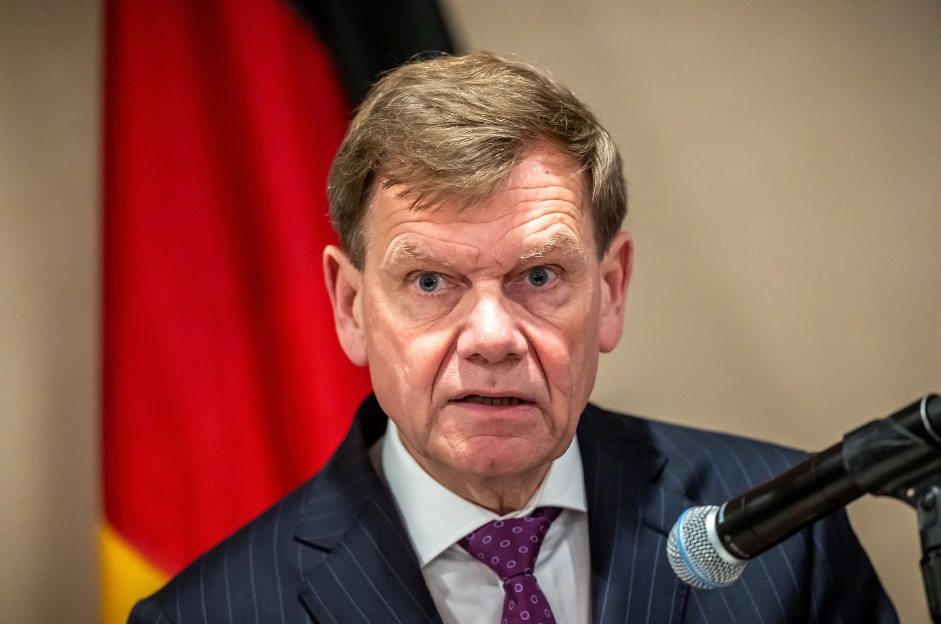 Wadephul bestätigt offiziell: Merz-Regierung will 2500 Afghanen einfliegen!