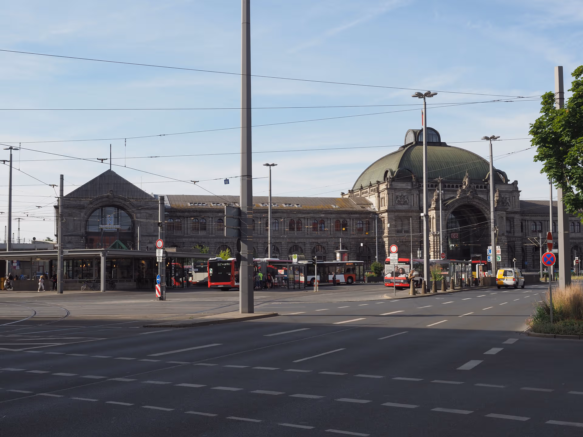Verletzte am Nürnberger Hauptbahnhof: Syrer (28) greift Polizisten an und ruft „Allahu akbar“
