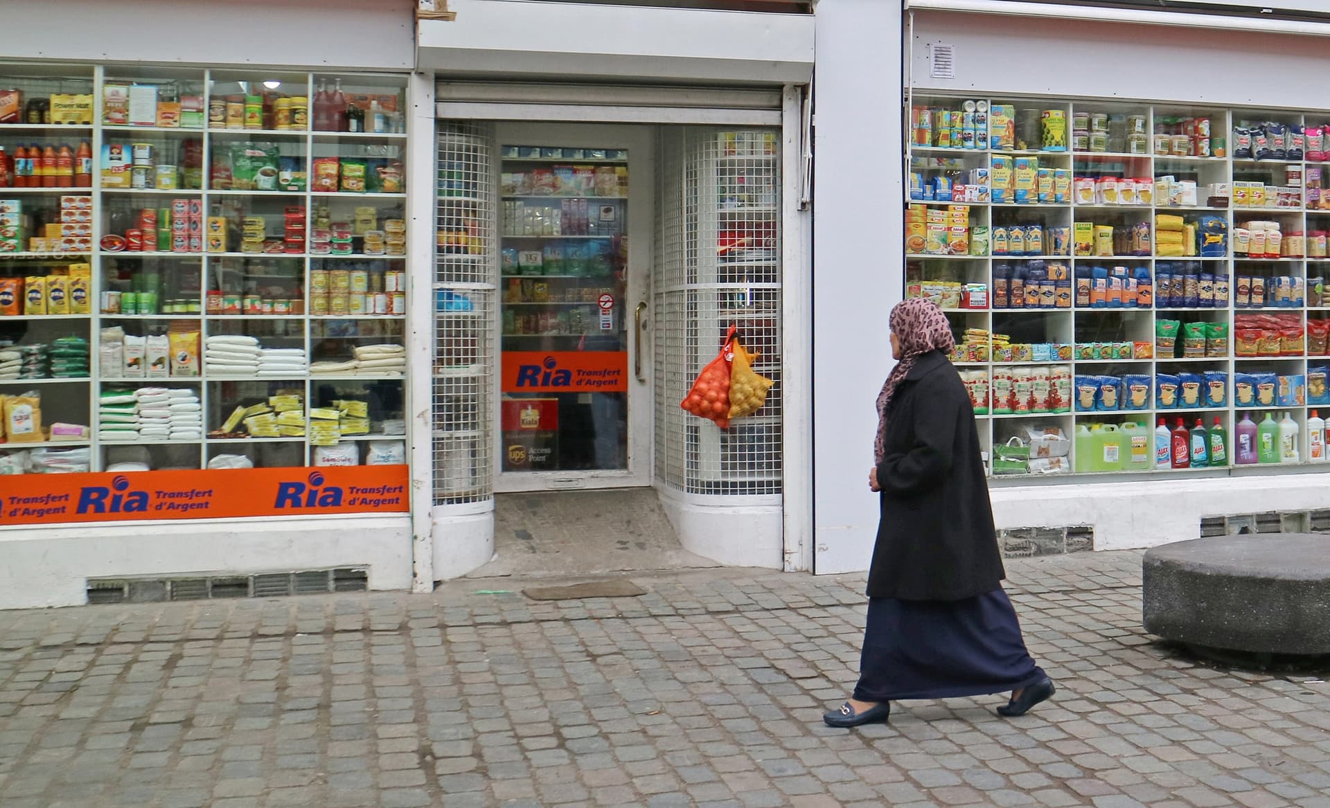 In Belgien überweisen Migranten mehr als sechs Milliarden Euro jährlich ins Ausland!