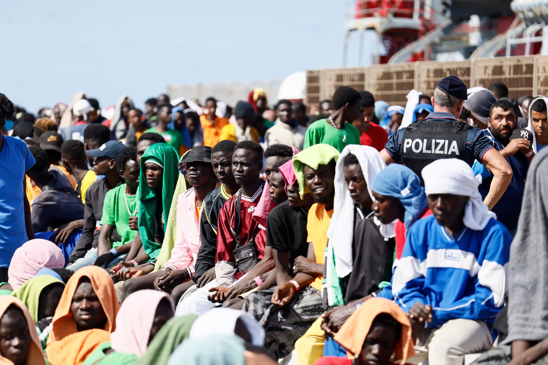 Tagesschau spricht von „5.000 Männern, Frauen und Kindern“ auf Lampedusa – NIUS sagt, wie es wirklich aussieht