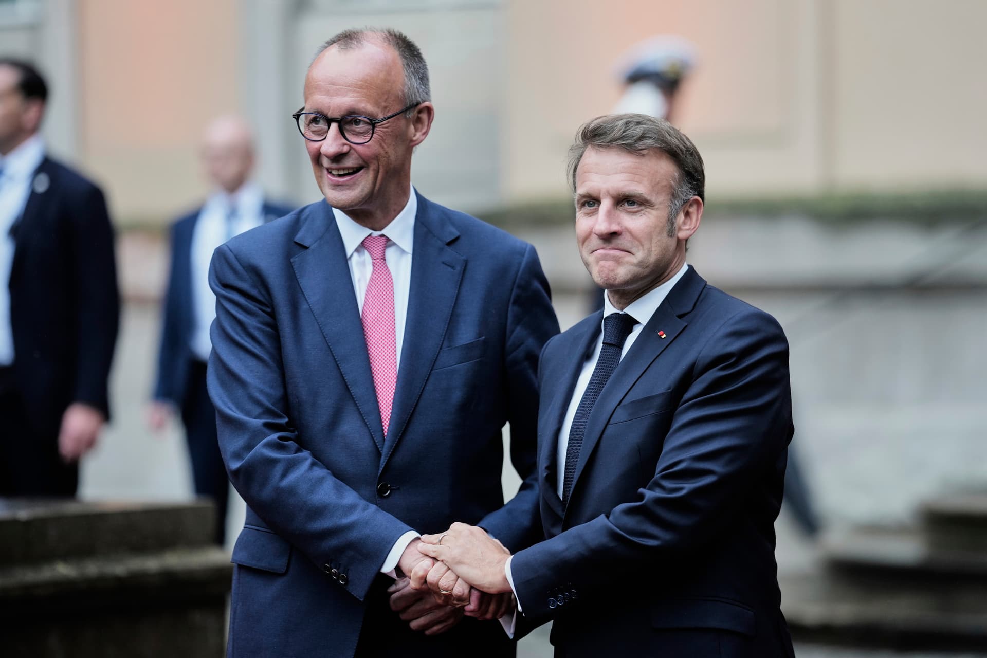 Kanzler Merz kündigt Nahost‑Schulterschluss mit Macron und Starmer an