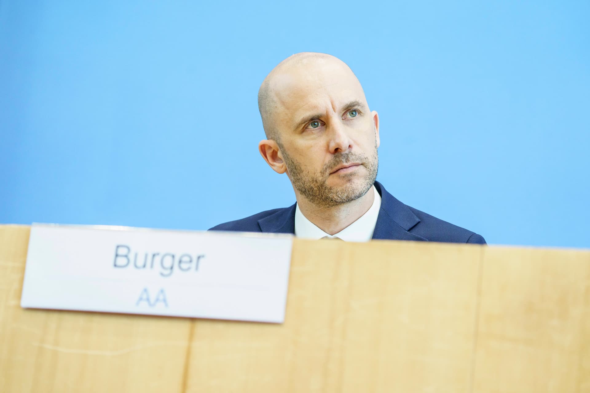 Baerbock-Sprecher blamiert sich mit USA-Wissenslücke - sie macht ihn zum Generalkonsul in Amerika