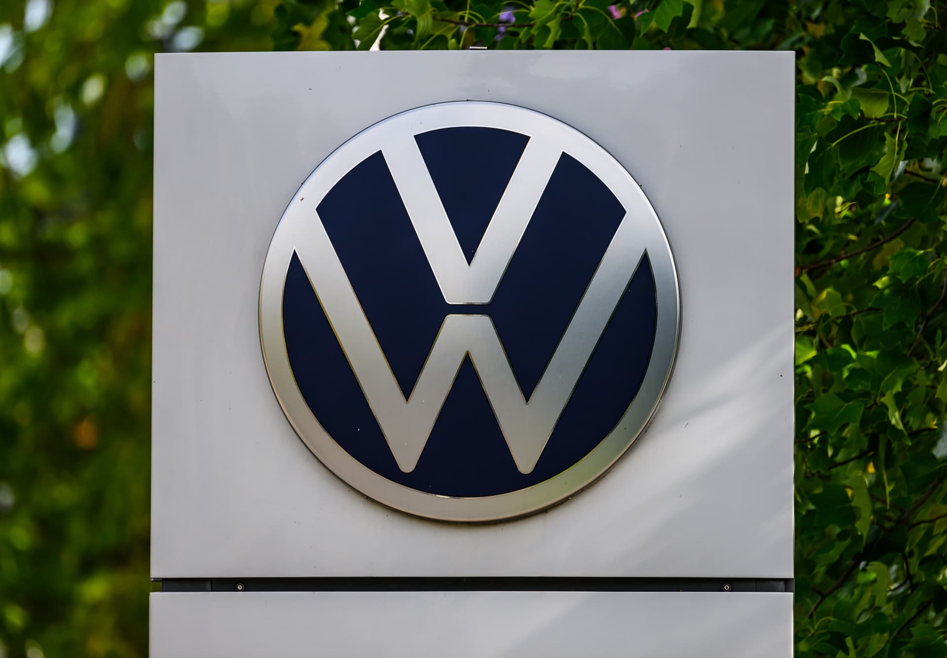 Wegen zu hohen Zahlungen an Betriebsräte: Razzia bei VW