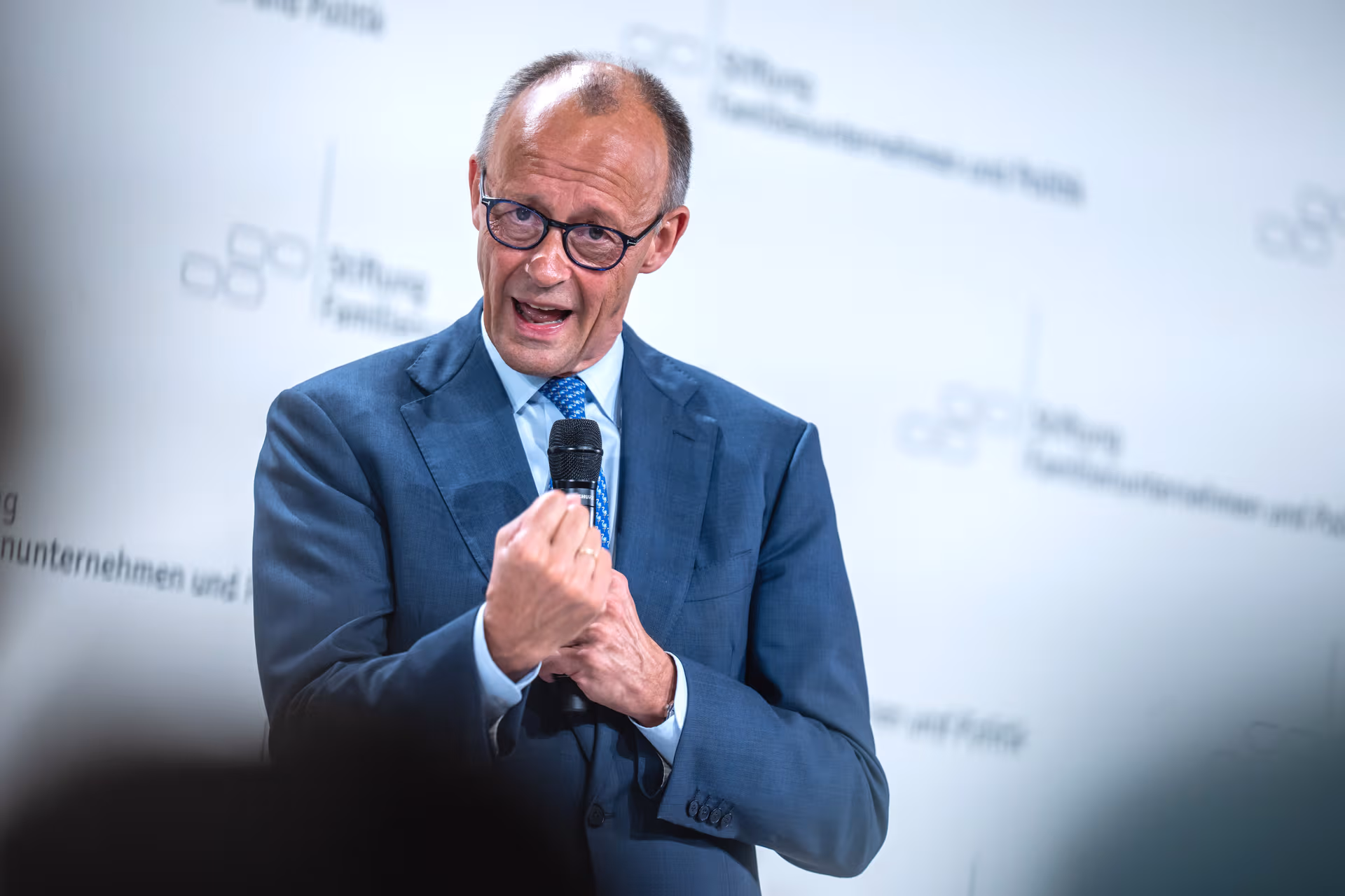 Merz: „Eine wohlhabende Gesellschaft zu verändern, ist schwieriger, als ein Land nach dem Krieg wieder aufzubauen“