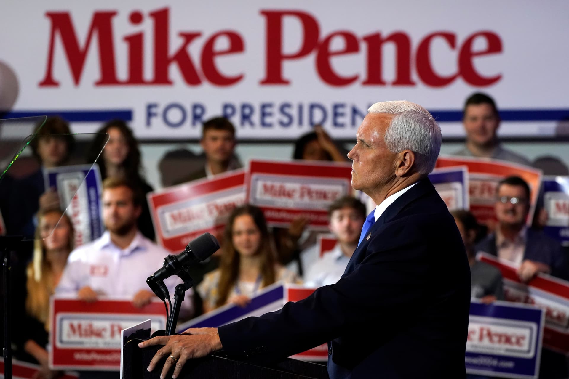 Pence kandidiert und geht auf Trump los: „Wer sich über die Verfassung stellt, sollte niemals US-Präsident sein“