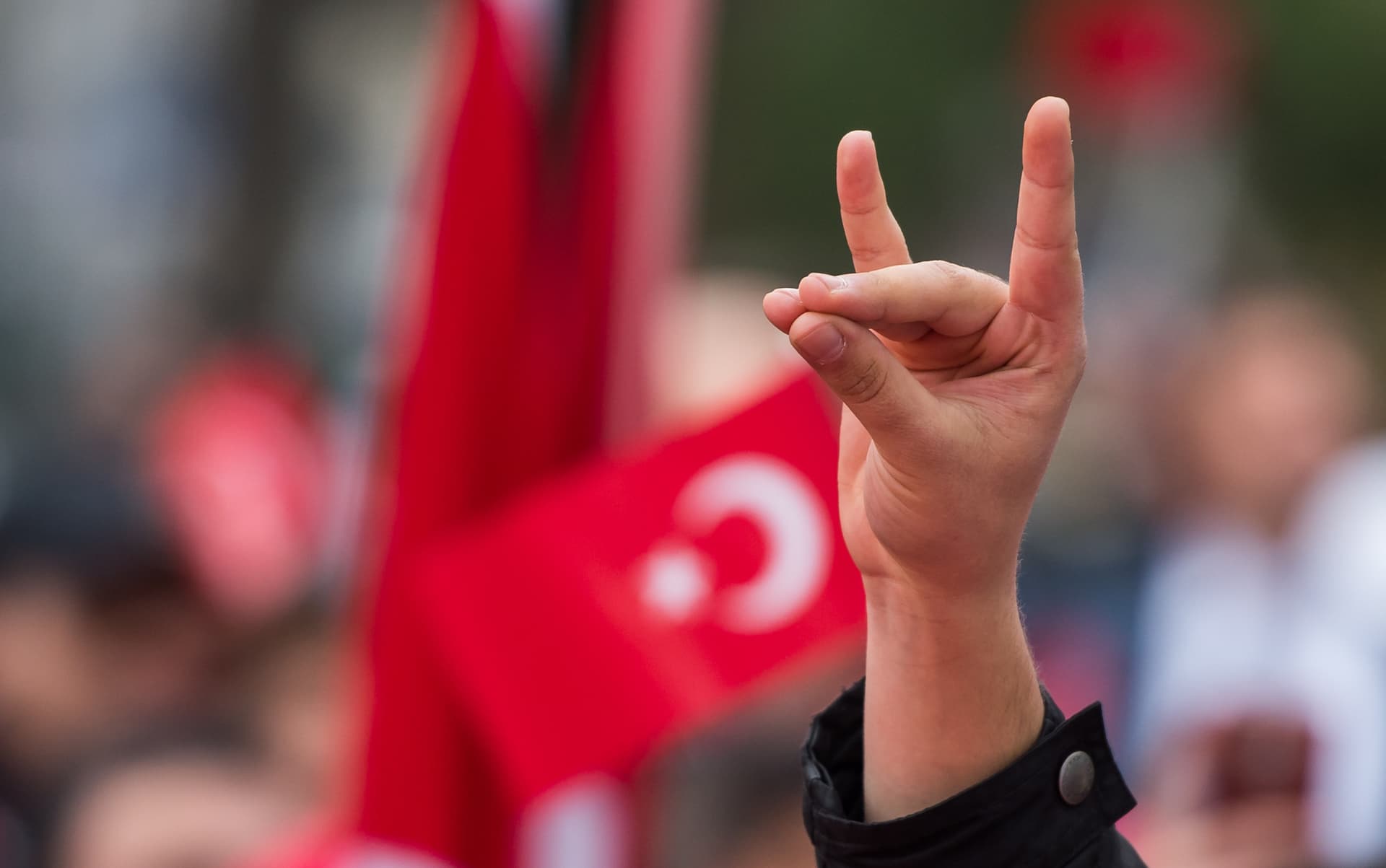 Geheimdienst nutzt ethnisch-kulturellen Volksbegriff: Verfassungsschutz bezeichnet Deutsche als Türken