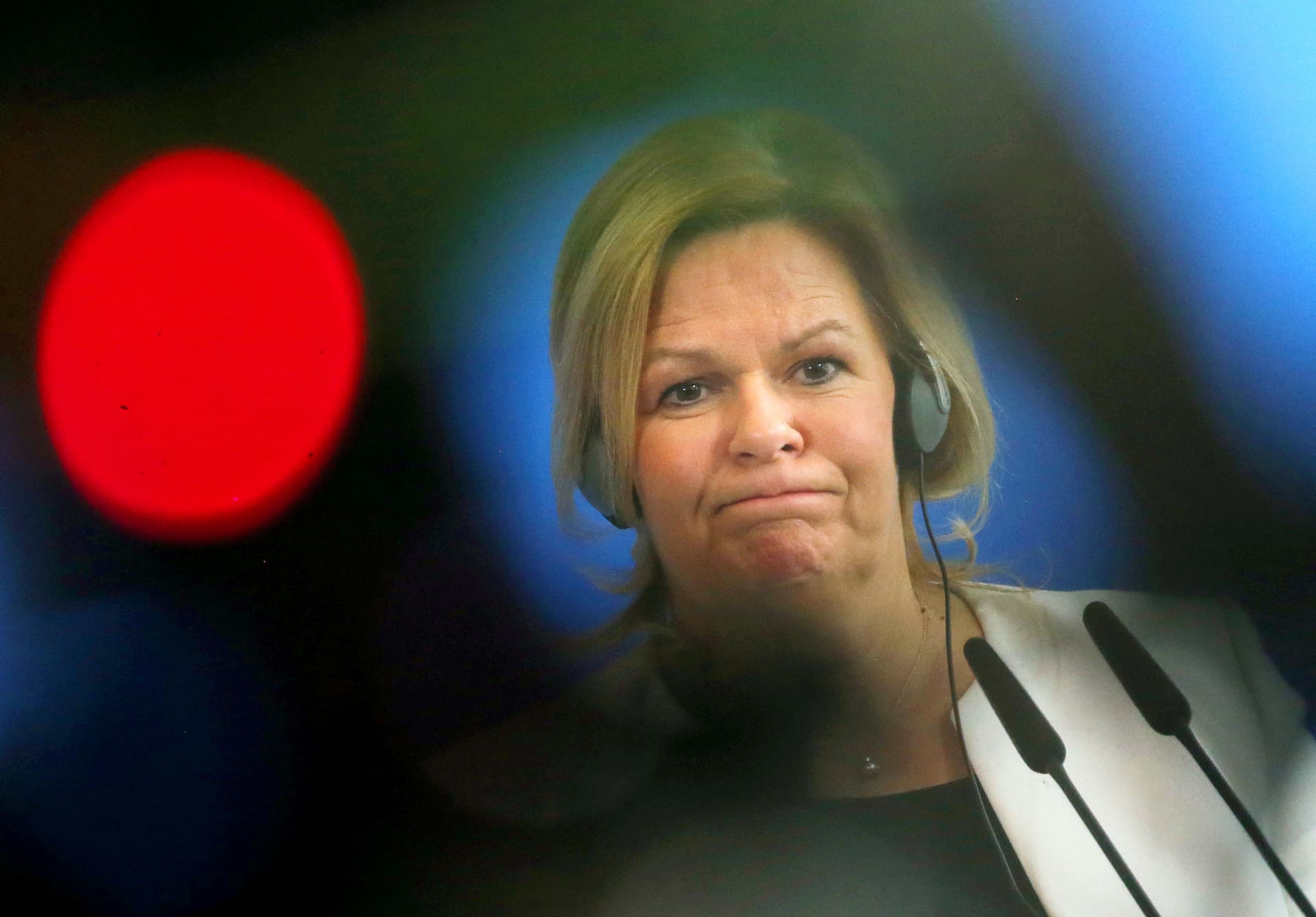 „Klamauk“ und „Dreck“: Wie Innenministerin Faeser bei BILD versucht, ihr Schwänzen zu rechtfertigen