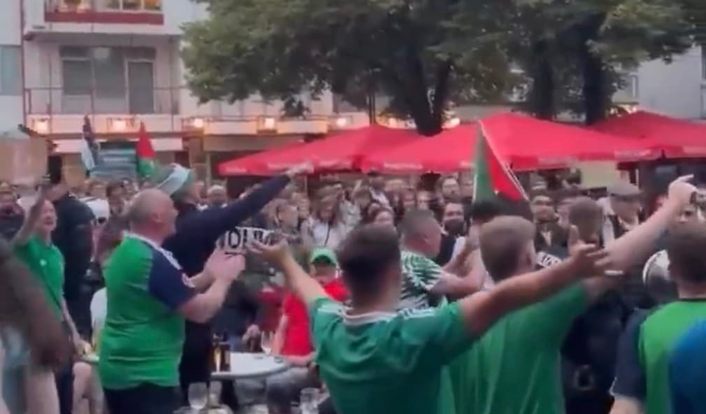 Nord-Irland Fans verhöhnen Antisemiten-Demo: Sie singen „Steckt Euch Euer Palästina in den Ar...“