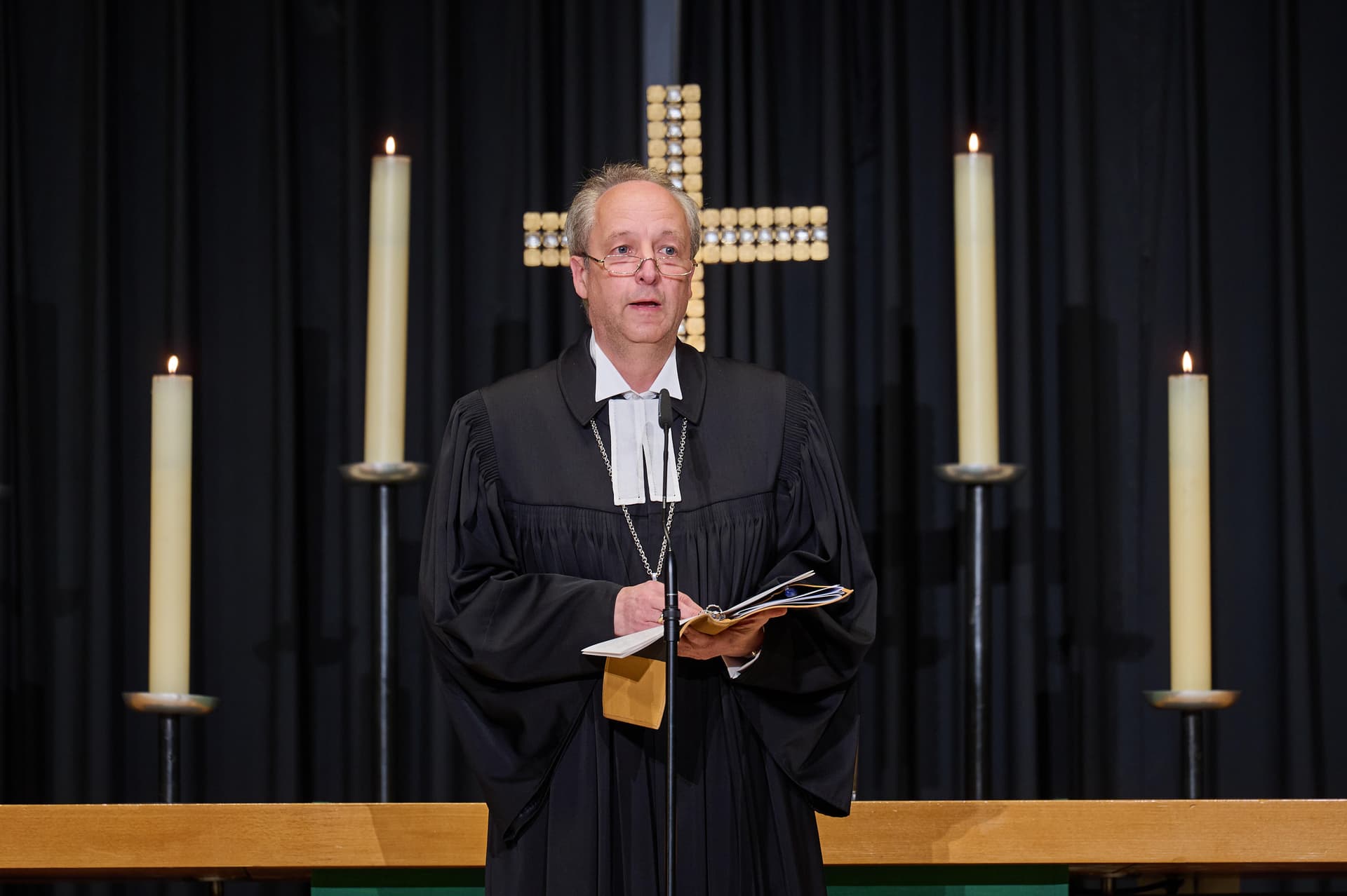 Nach Zurückweisung zogen sie vor Gericht: Nun wollen die drei Somalier offenbar Kirchenasyl beantragen – und der Bischof spielt mit!