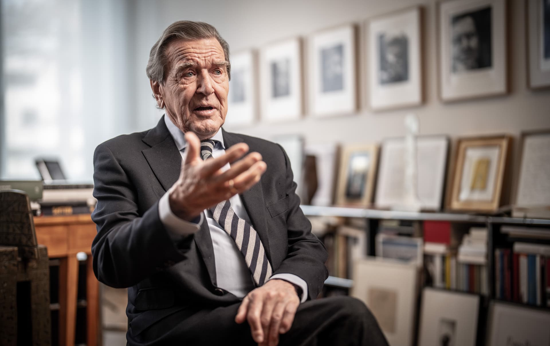 Schröder resümiert vor seinem 80. Geburtstag: Bereue keine politische Entscheidung