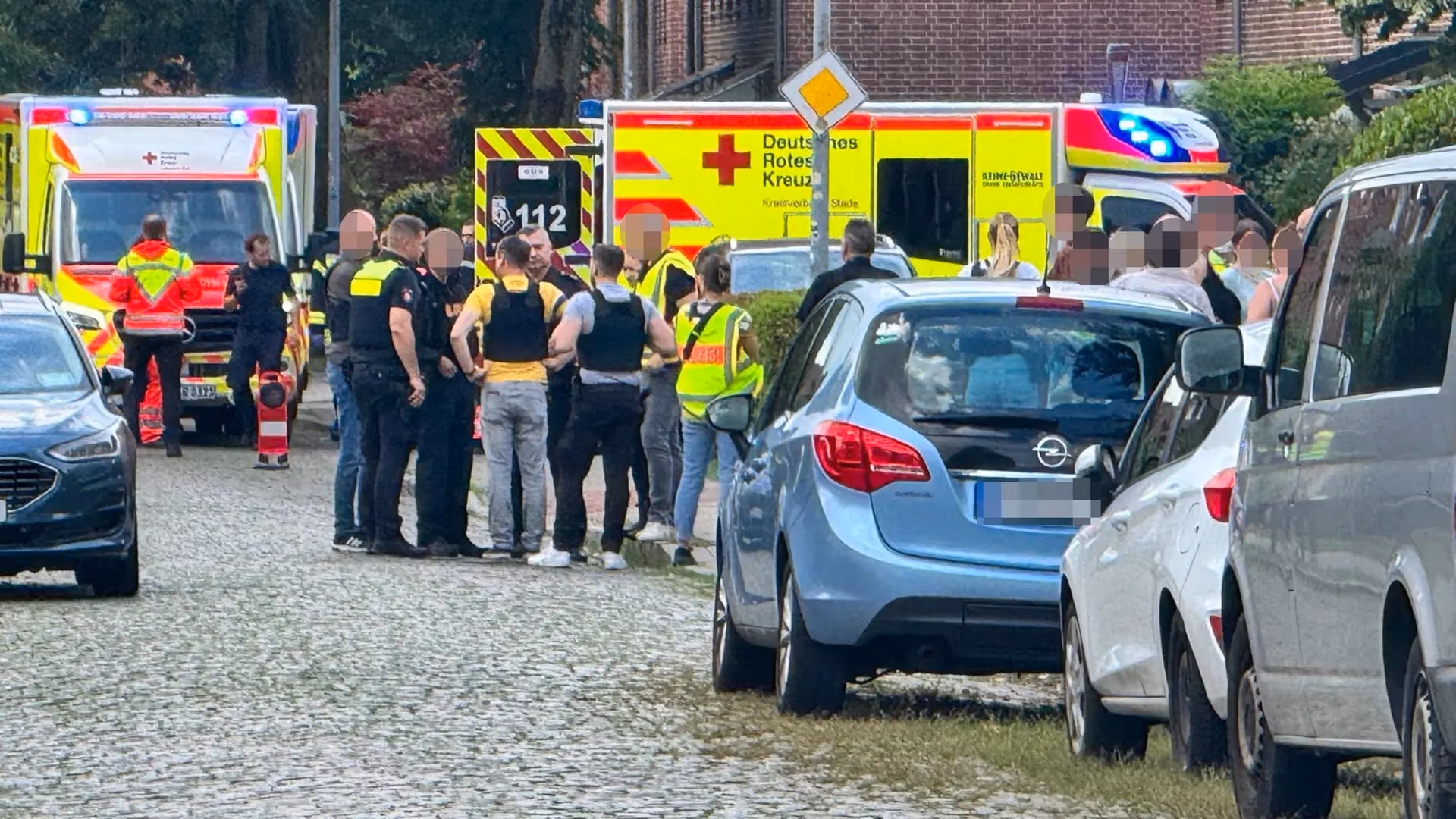Schüsse in Jugendeinrichtung in Stade: Fünf Tote, zwei Festnahmen