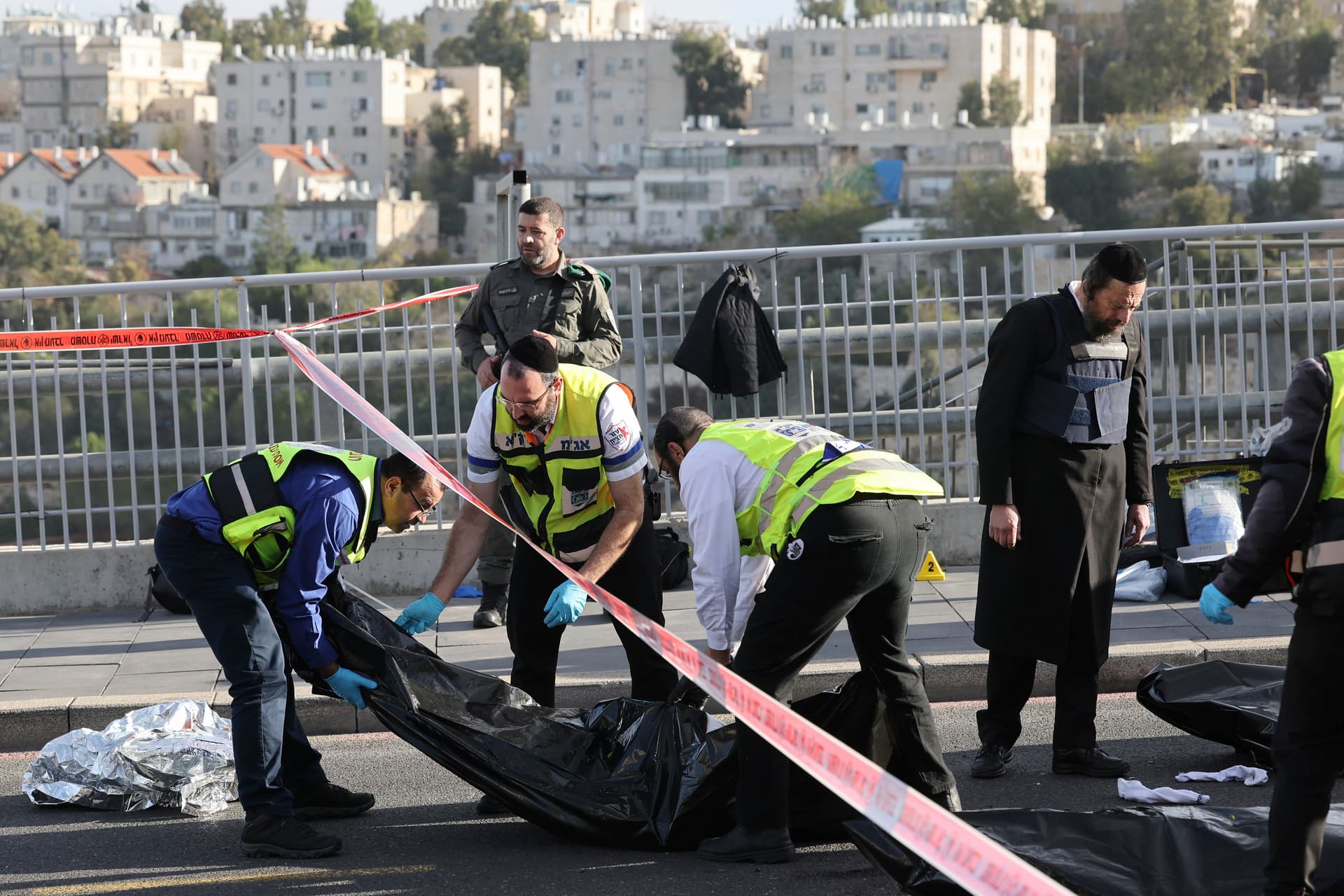 Anschlag in Jerusalem! Hamas-Terroristen erschießen drei Menschen und rufen zu „Eskalation“ des Terrors auf