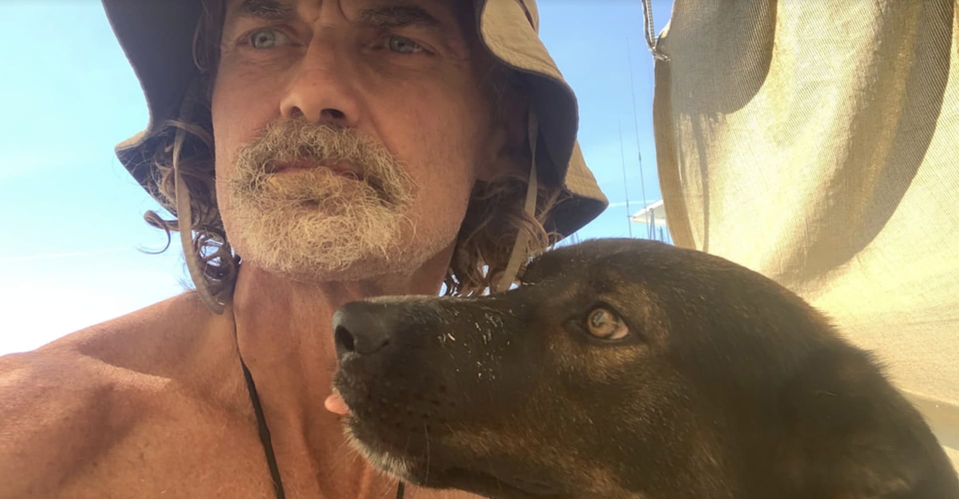 Schiffbrüchiger und Hund überleben monatelang im Pazifik
