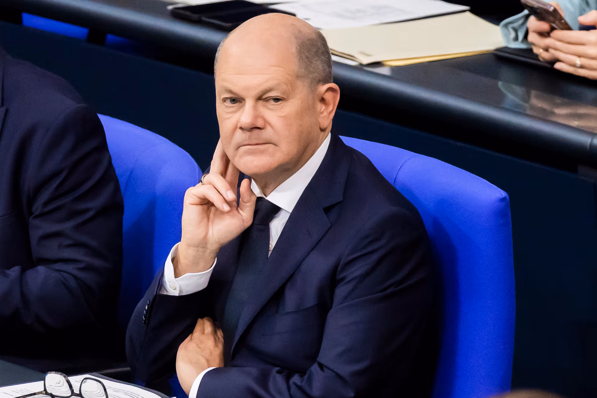 Verfassungsschutz warnte wegen Russland-Kontakten: SPD-Mann ließ Laptops im Scholz-Skandal verschwinden