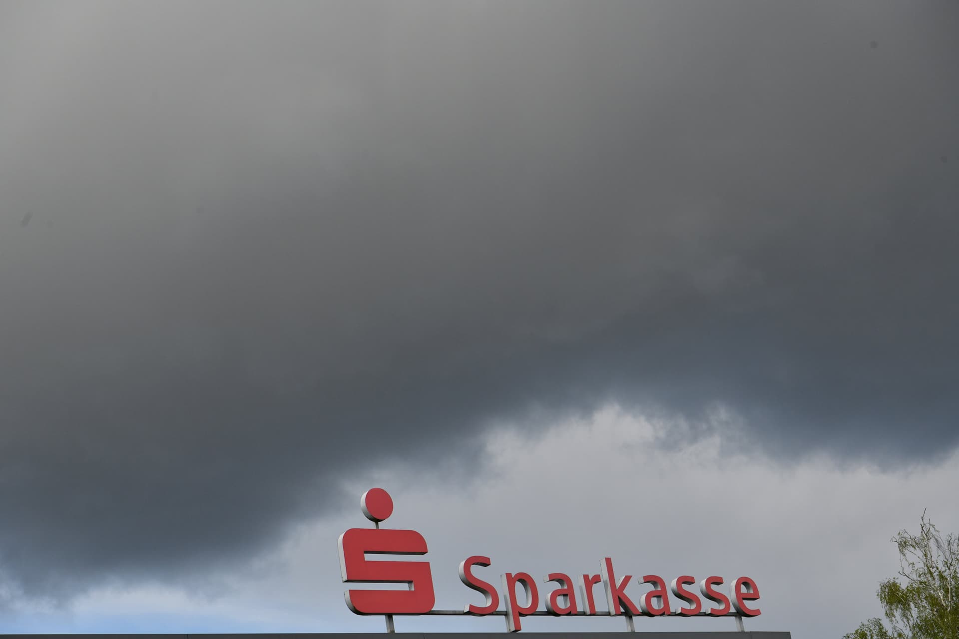 Banken sehen schwarz: Warum es bald schwieriger wird, einen Kredit zu bekommen