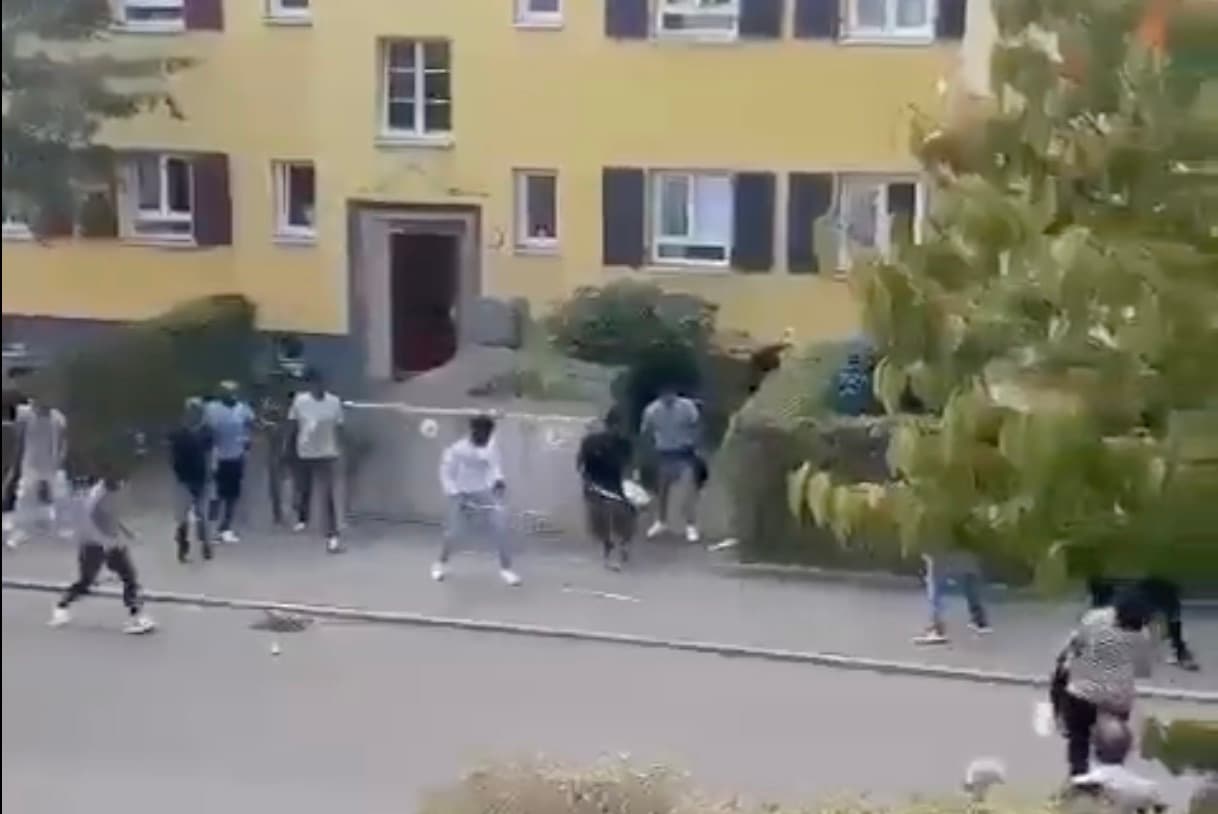 Video: Massen-Prügelei in Stuttgart am Rande von Eritrea-Treffen