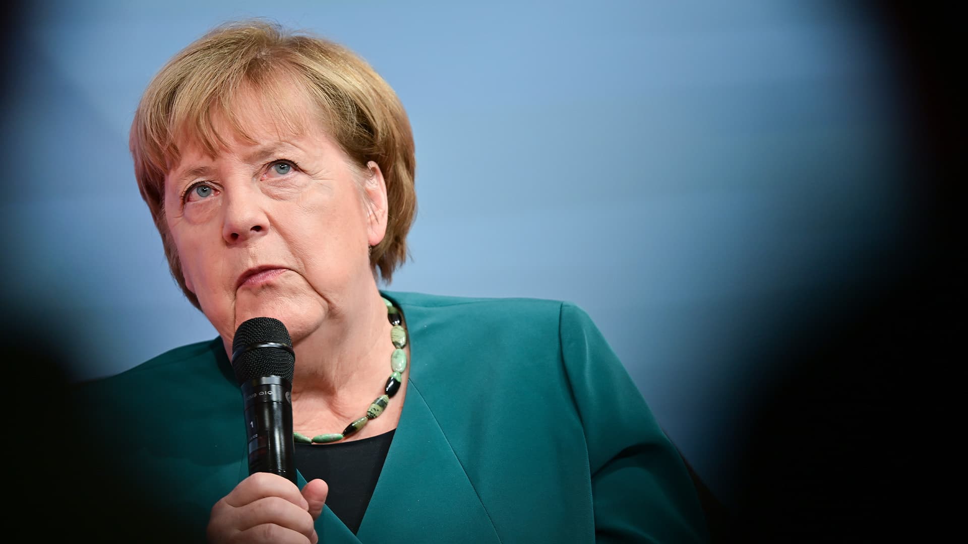 Der erstaunliche Richter-Tausch rund um die Stasi-Akten von Angela Merkel