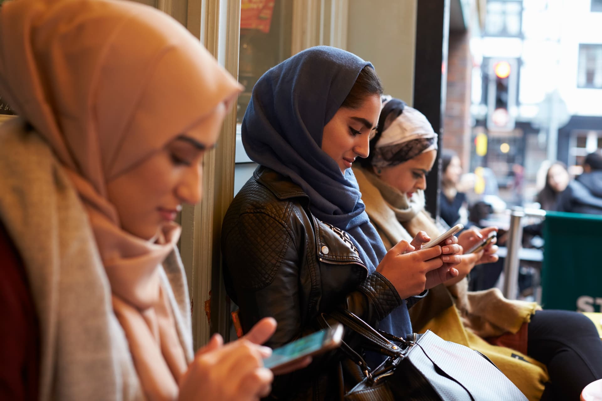 Erschreckender Trend: Immer mehr christliche Schüler konvertieren aus Angst zum Islam