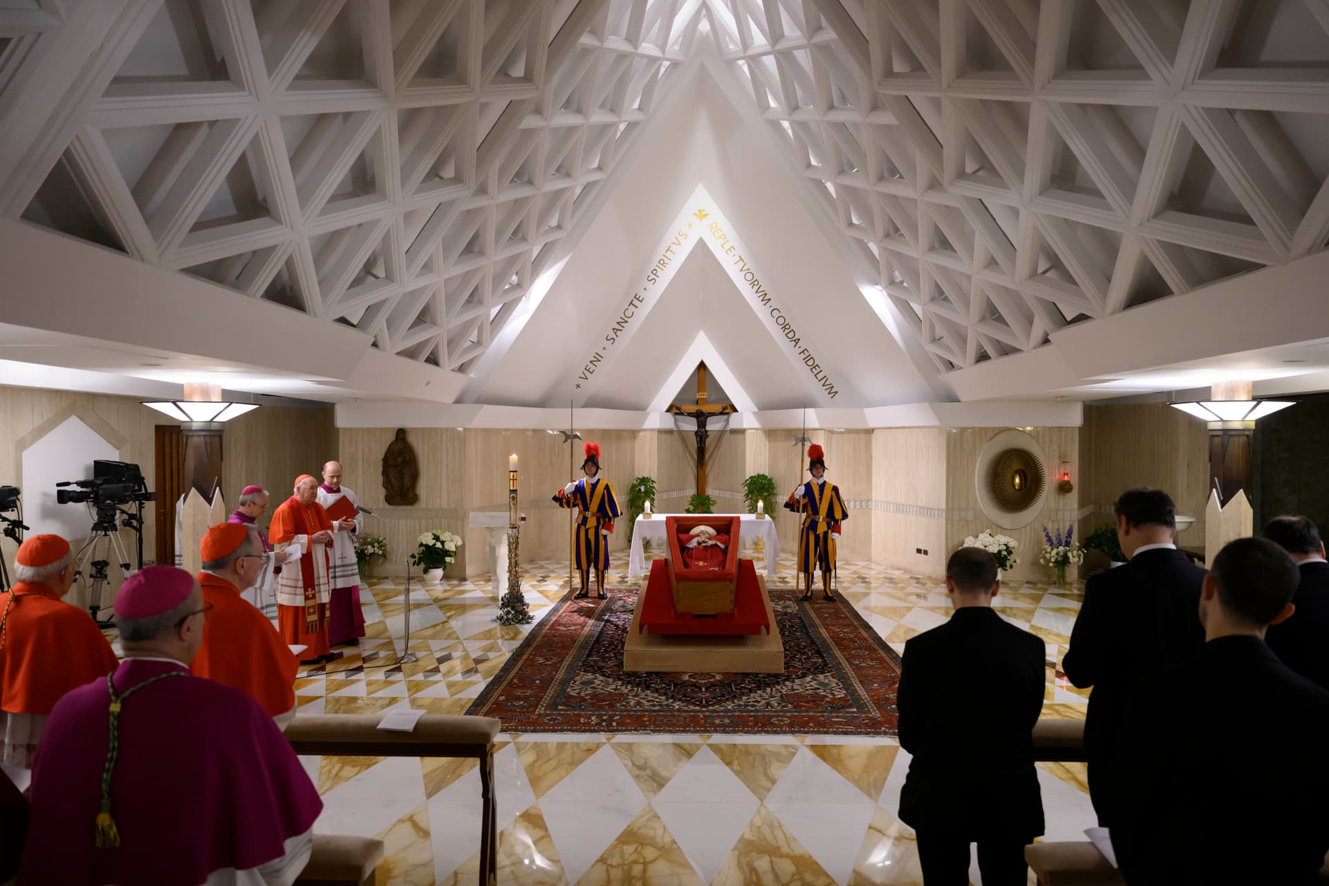 Toter Papst Franziskus nun in Kapelle aufgebahrt