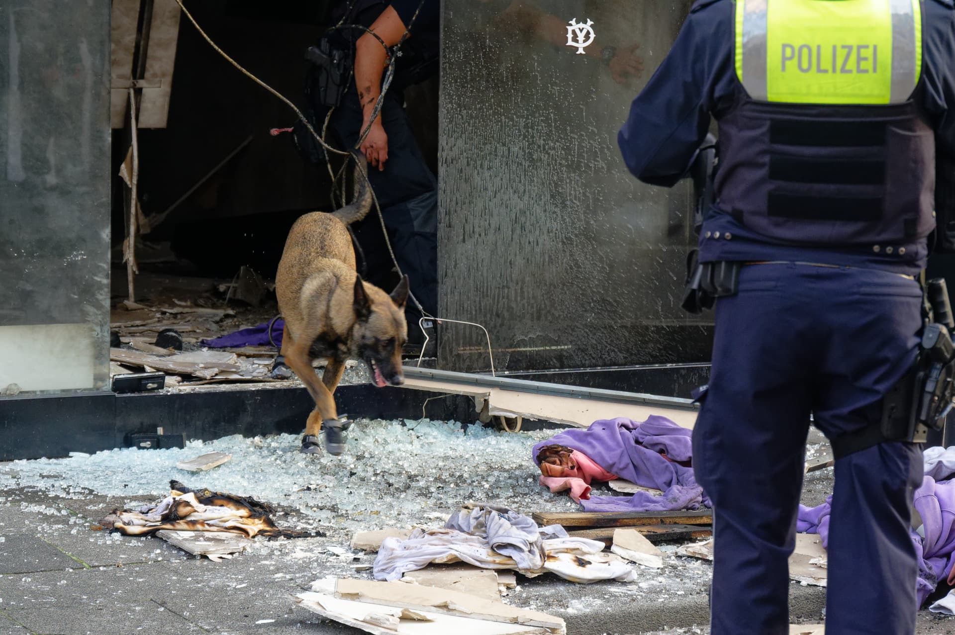 Wieder massive Explosion in der Kölner Innenstadt – Passant verletzt