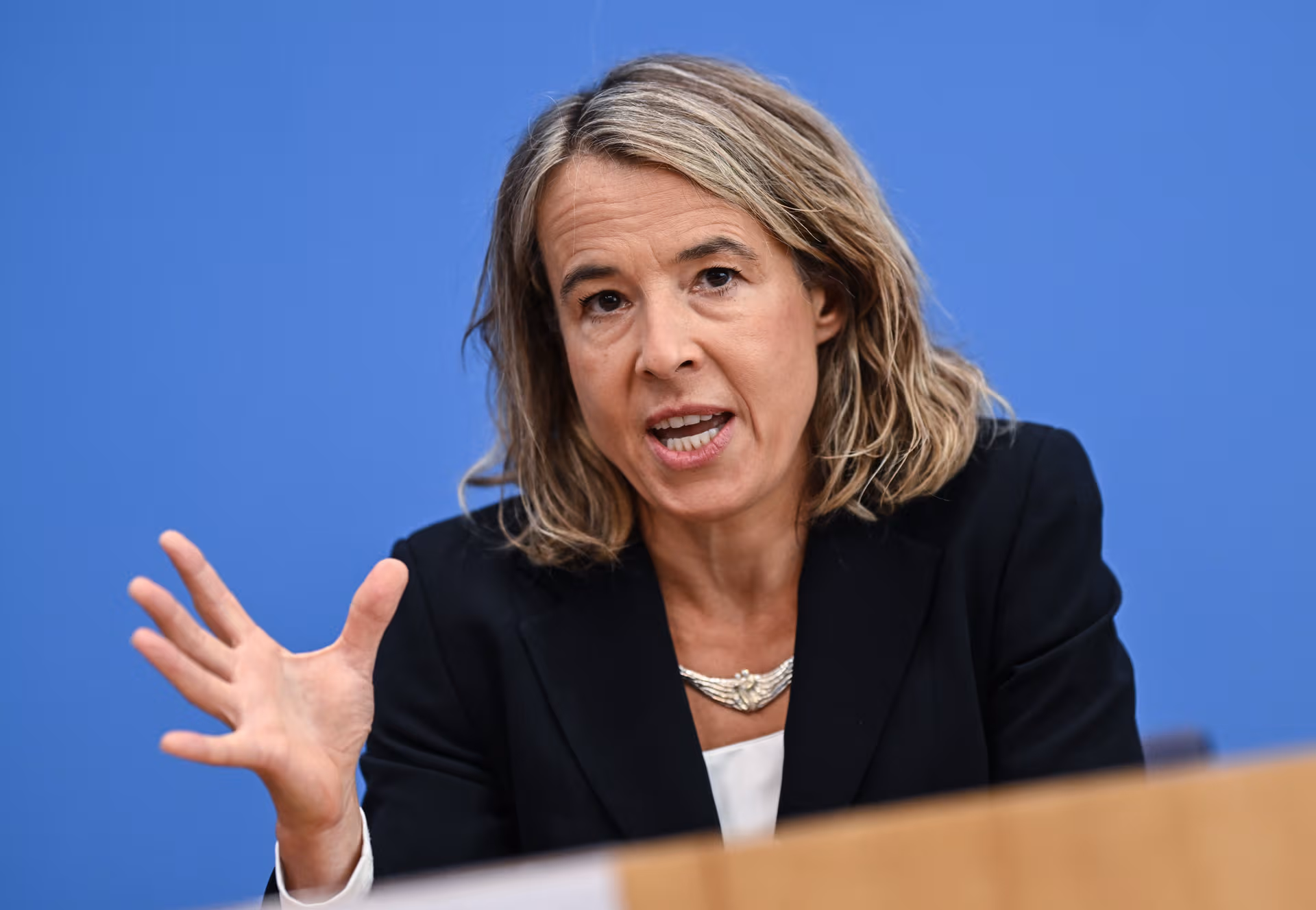 CDU-Ministerium und Kanzleramt stoppen Malmendier: Wirtschaftsweise muss gehen