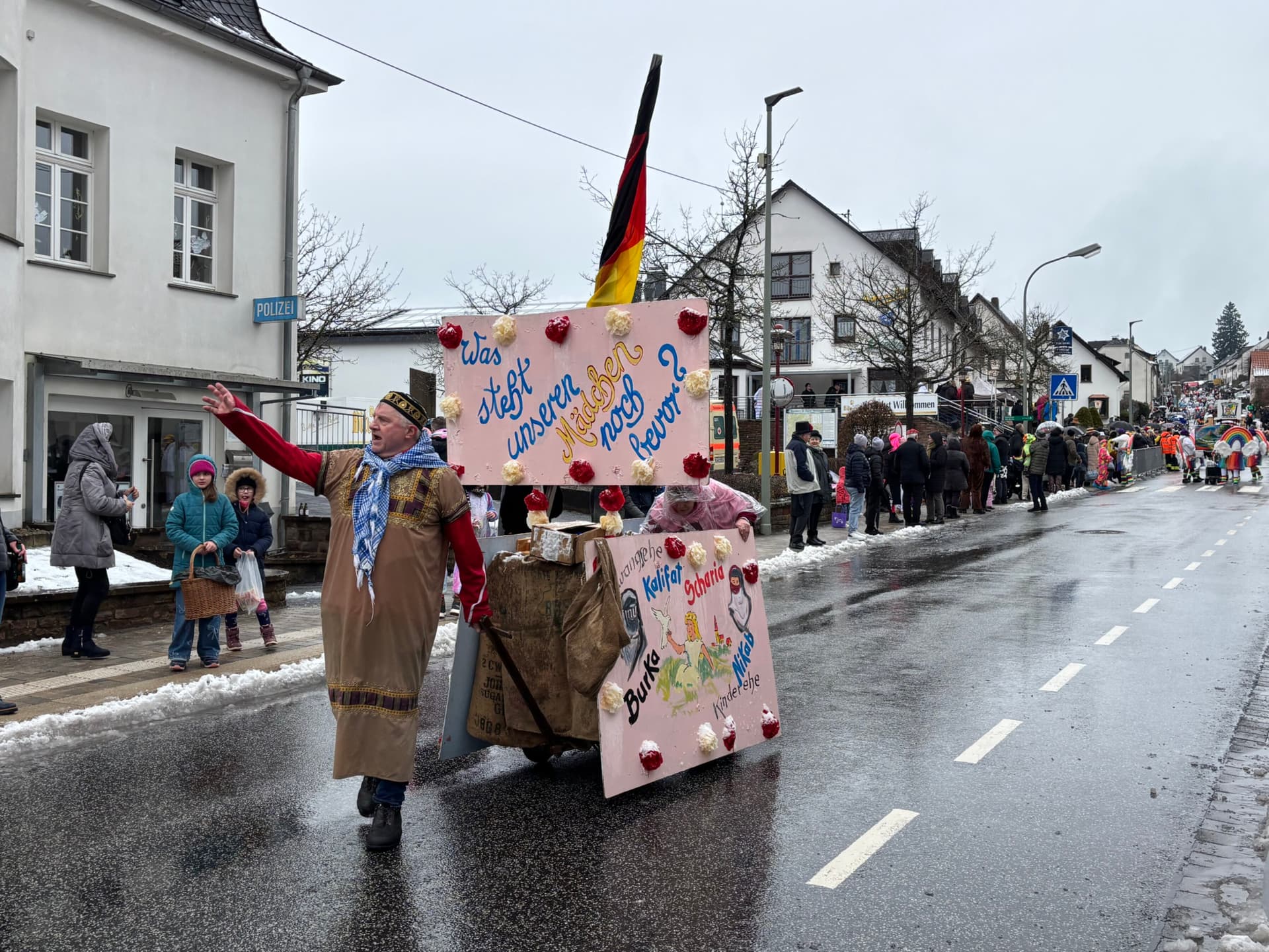 Islamkritischer Karnevalswagen löst Staatsschutz-Ermittlungen im Saarland aus