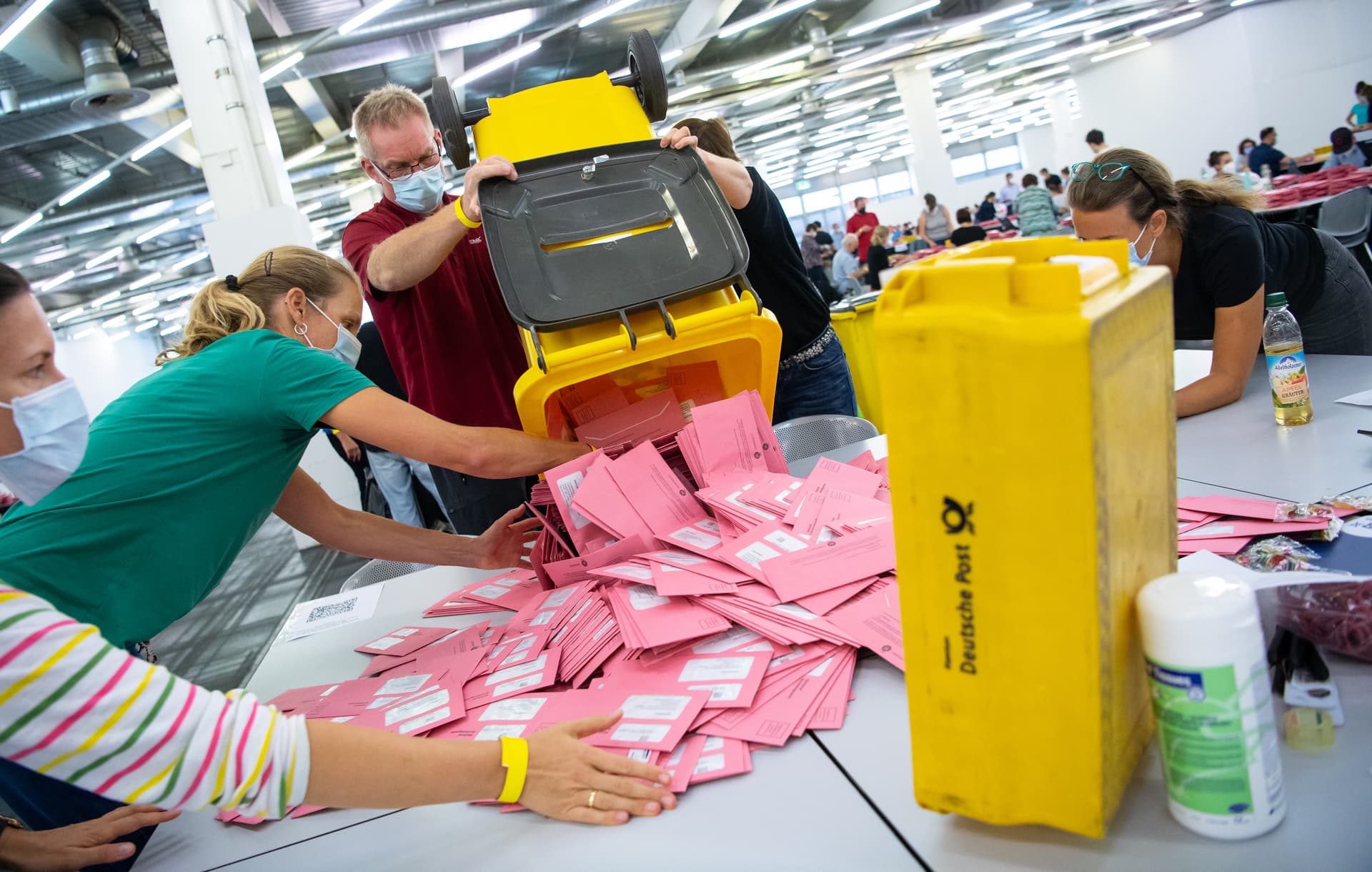 Nur zwei Wochen Zeit: Stärken die knappen Briefwahl-Fristen die AfD?