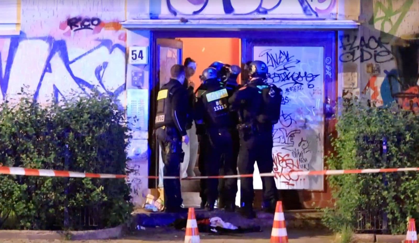 Schüsse in Berlin: Mann (44) lebensgefährlich verletzt – Täter auf der Flucht