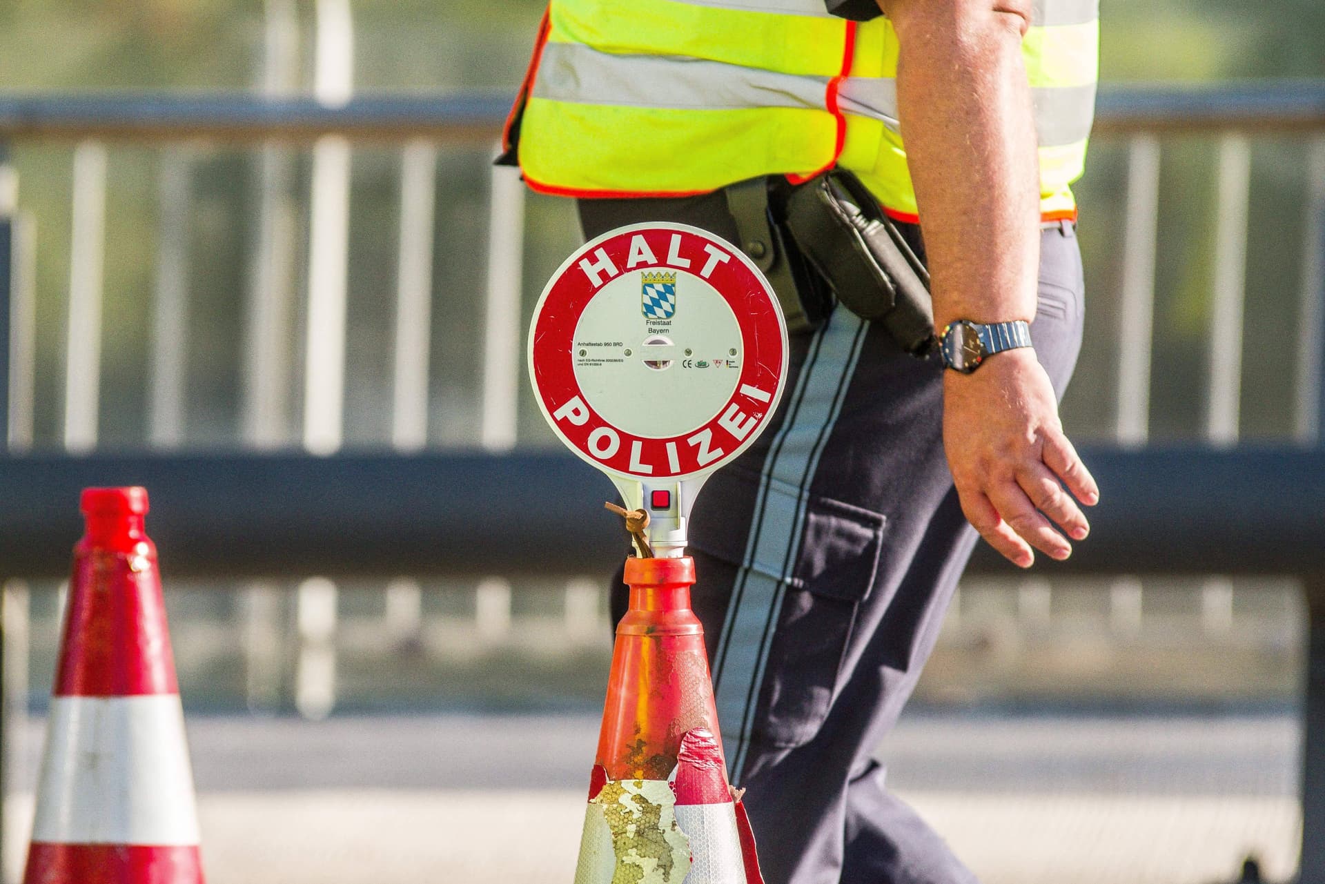 Wer muss wie zurück? Die drei Rückführungswege im deutschen Migrationsrecht