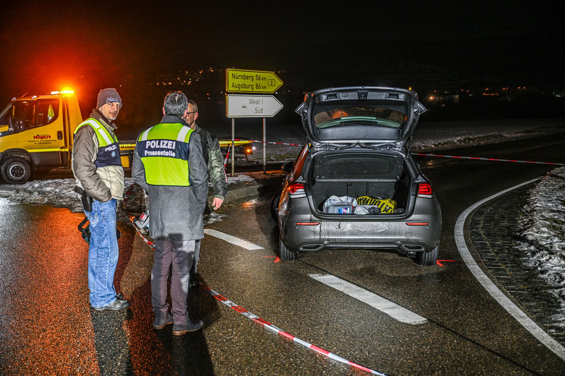 Bewaffnete Flucht im Mercedes A 200: Türkische Tatverdächtige schießen aus fahrendem Auto auf SEK!