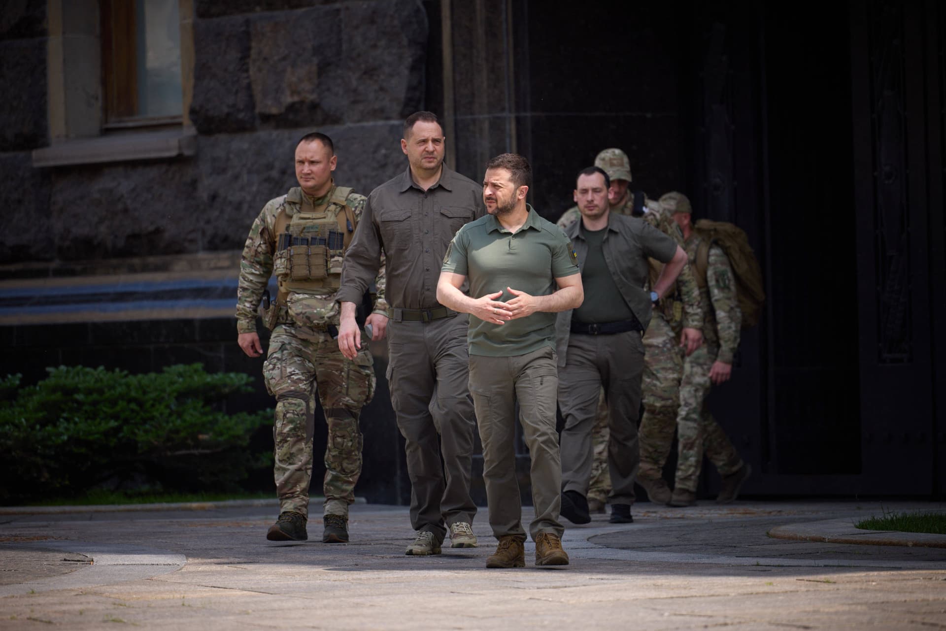 Ukraine-Krieg: Start der Gegen-Offensive, Spontan-Besuch aus Kanada