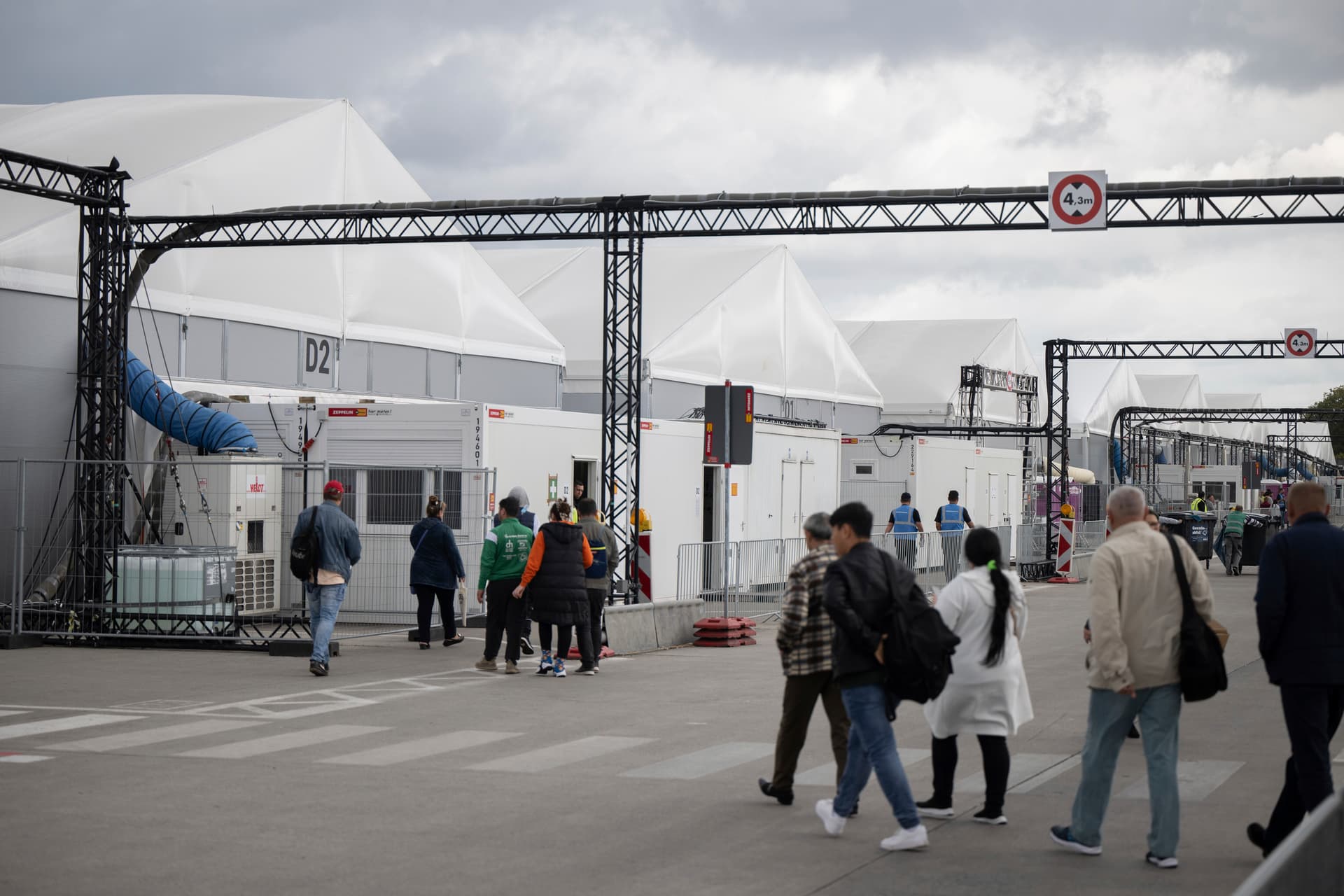 Neues Riesen-Budget: Berlins Regierung genehmigt 1,3 Milliarden Euro für Flüchtlinge