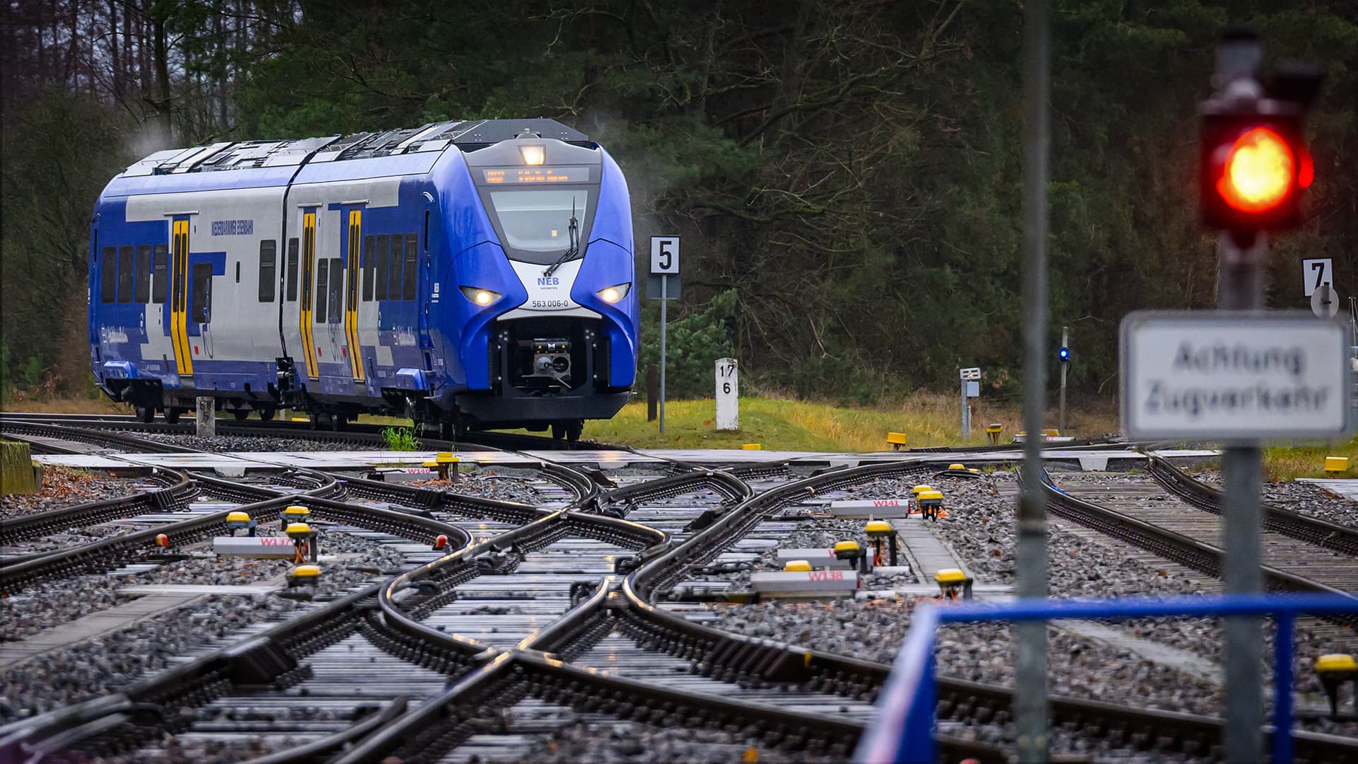 Jetzt hat es die „Heidekrautbahn“ erwischt: Wasserstoffzügen geht schon wieder der Treibstoff aus