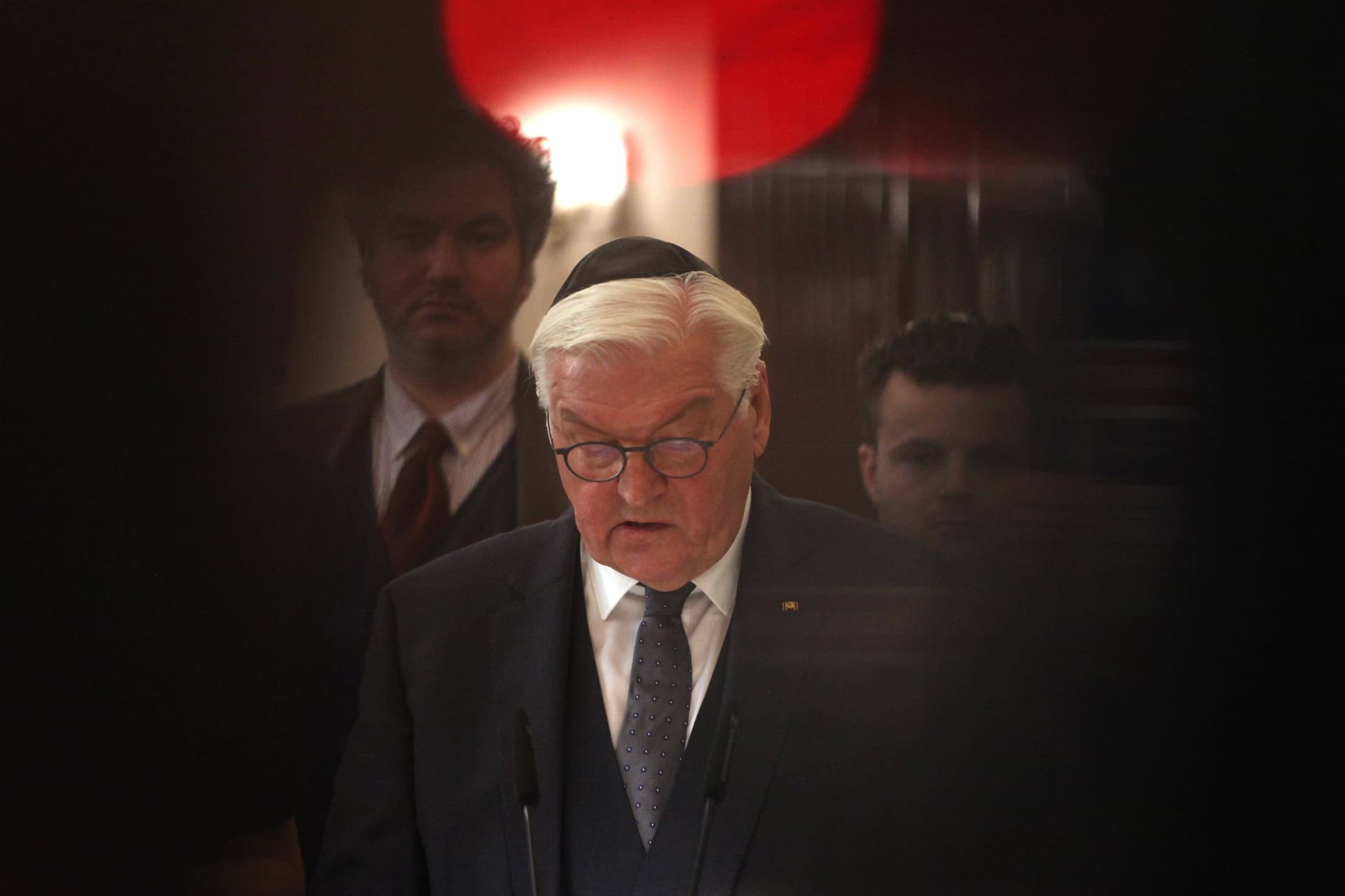 Nach dem Terror in Israel: Iran-Freund Steinmeier besucht Synagoge