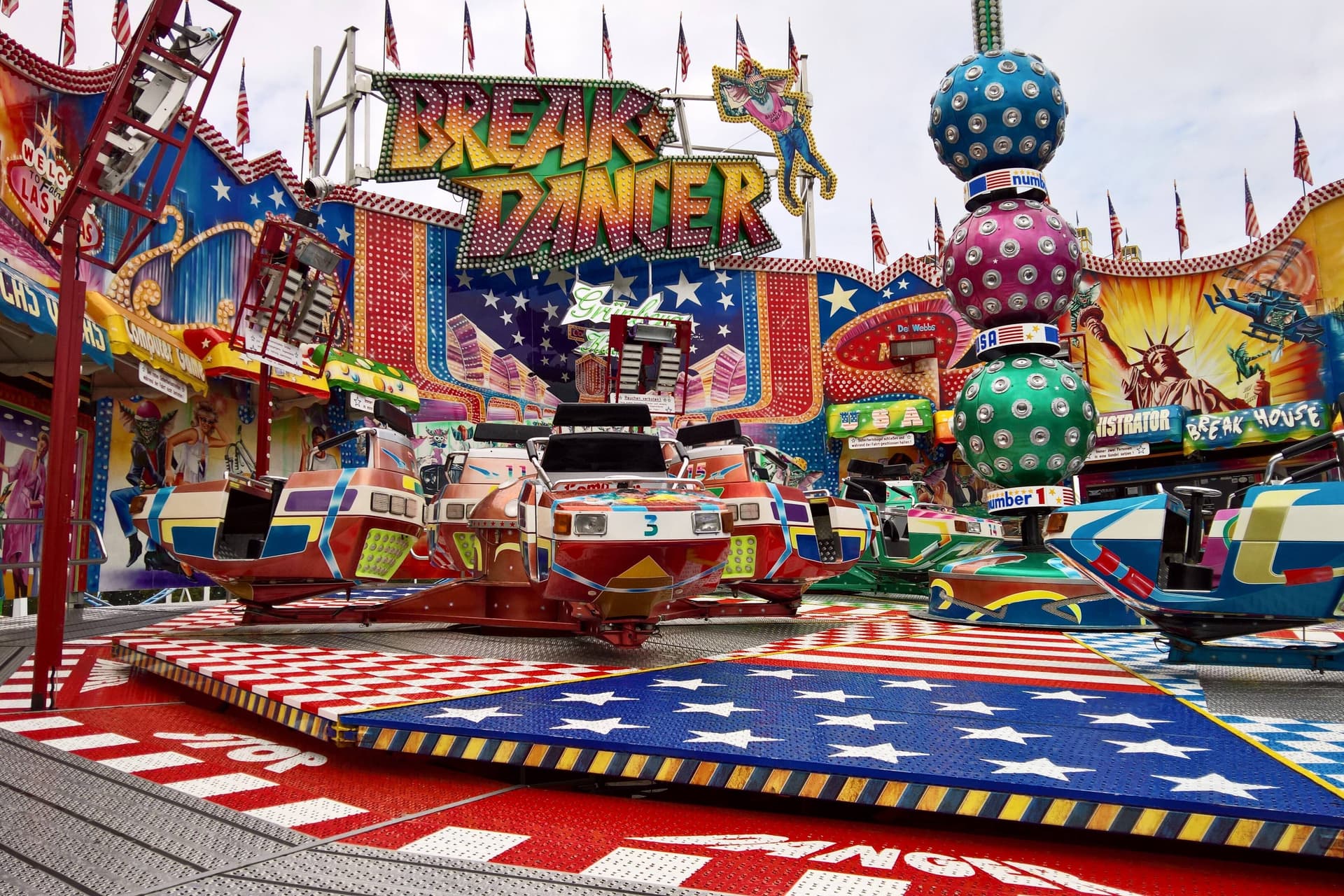 Teenager (17) von Kirmes-Gondel getroffen – tot!