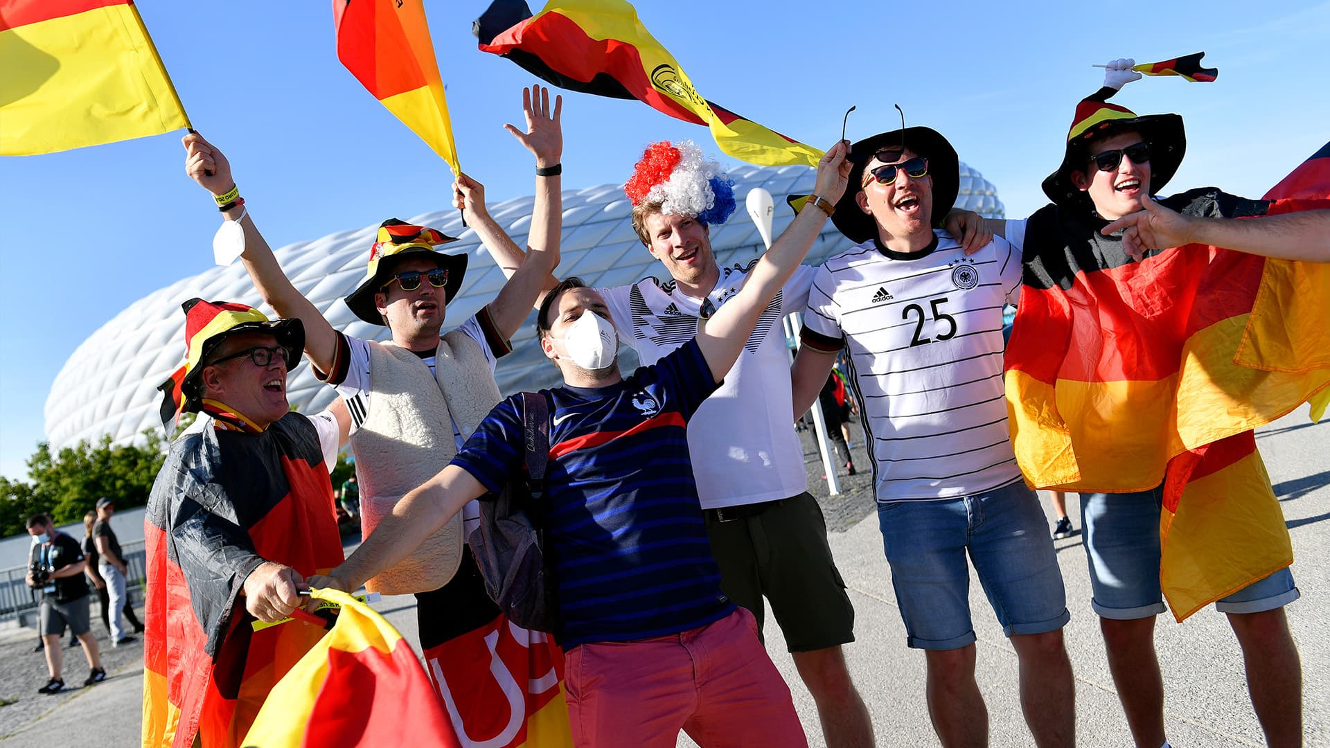 Eine Ode an die Fans: Fußball, bis die Knie bluten …