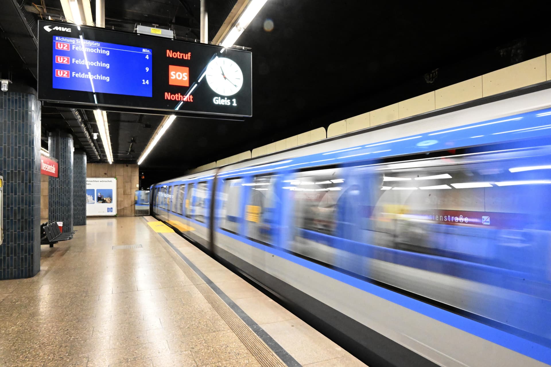 18-Jähriger minutenlang von Afghanen am U-Bahnsteig vergewaltigt
